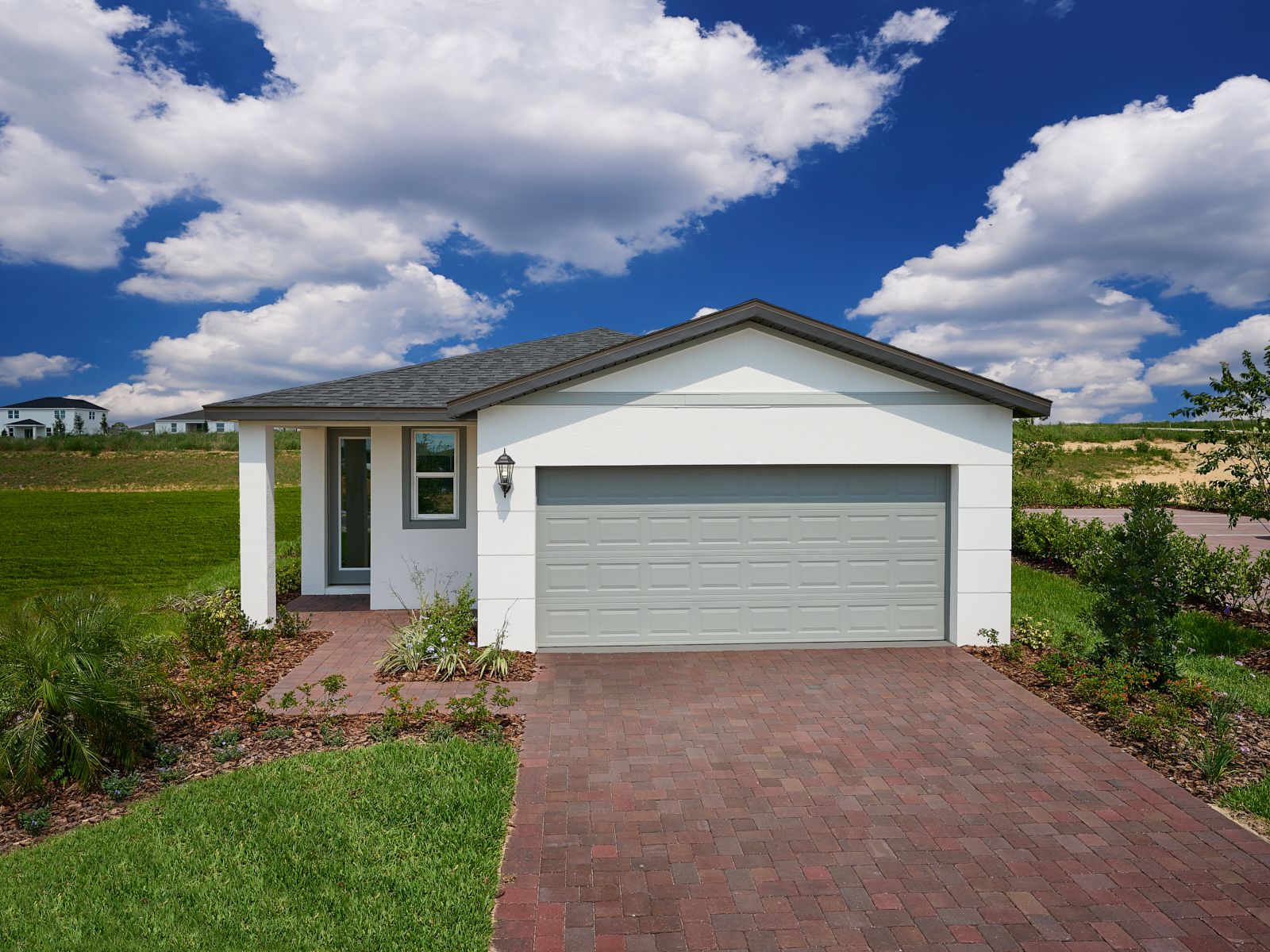 Exterior of the Everglade floorplan modeled at Hamilton Bluff