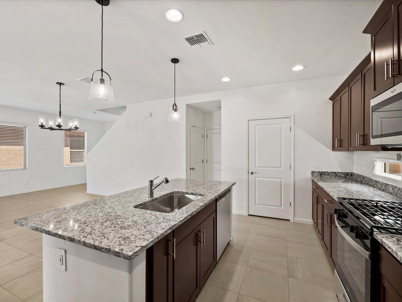 9721 W LARSON ST (Moonstone)