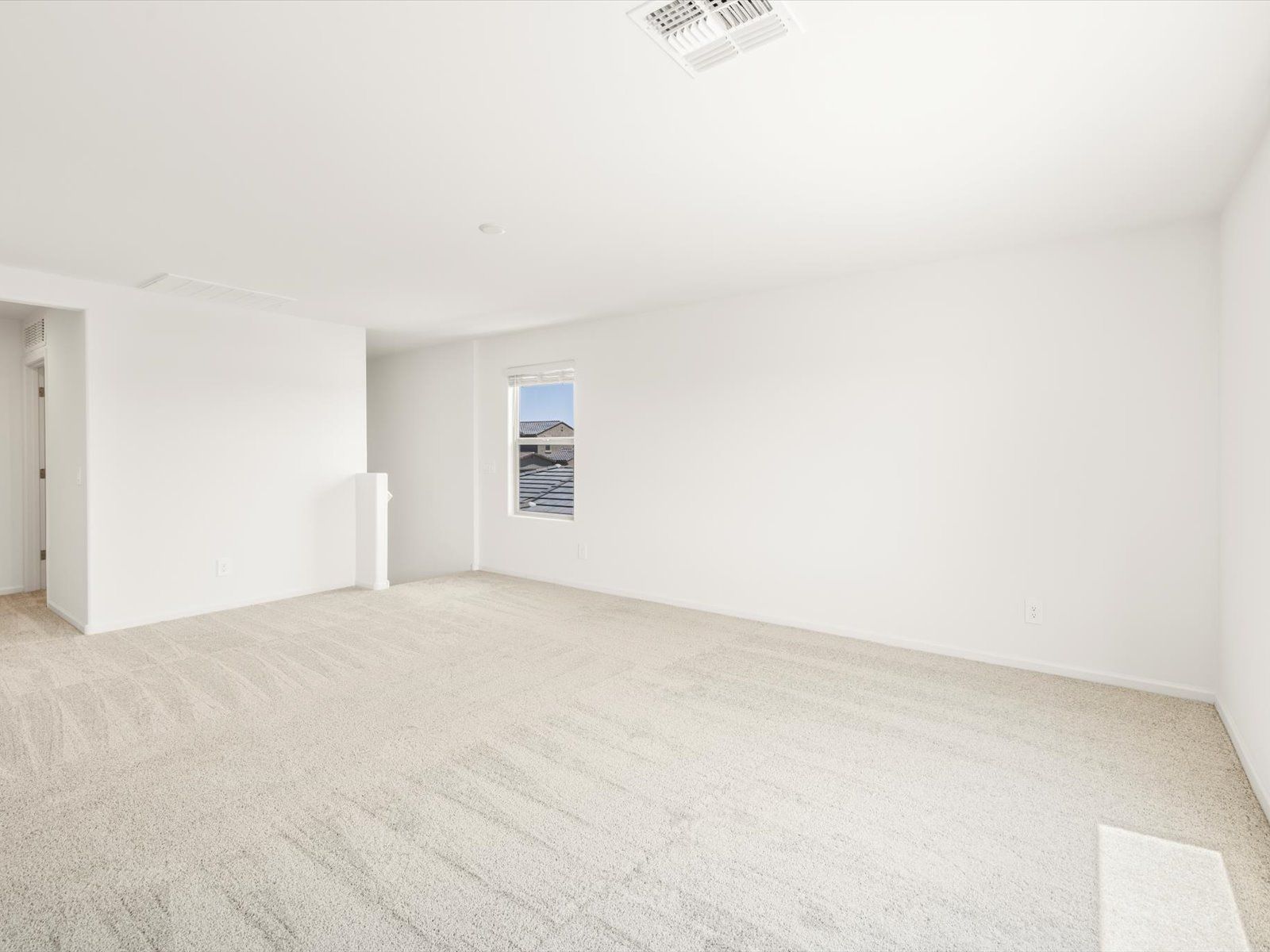 TUC_Valencia-Crossing_Revel_Living-Area_4852-E-Julian-Wash-Dr
