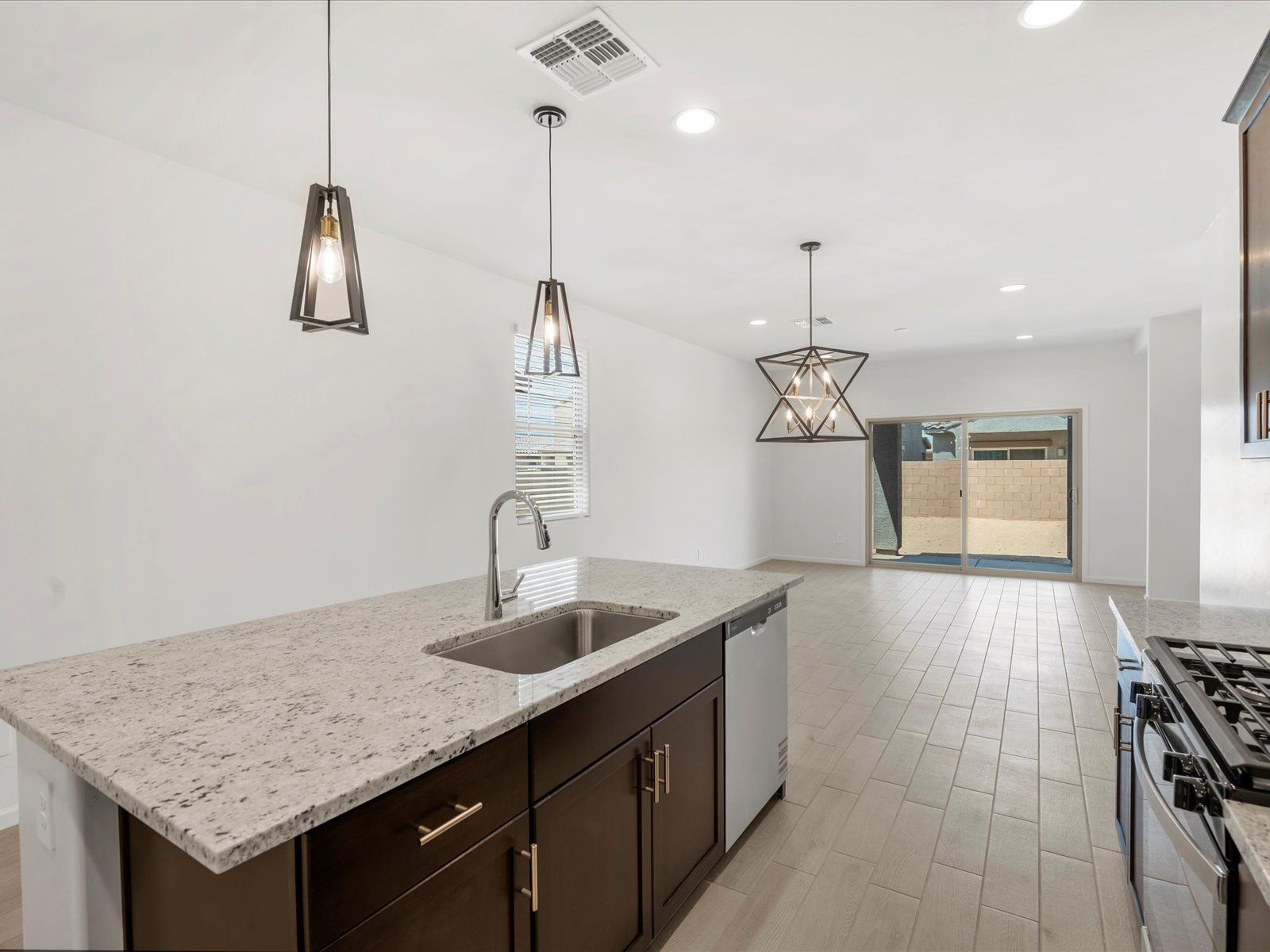 TUC_Fieldstone_1320-C_Kitchen_10342-W-Granderson-St