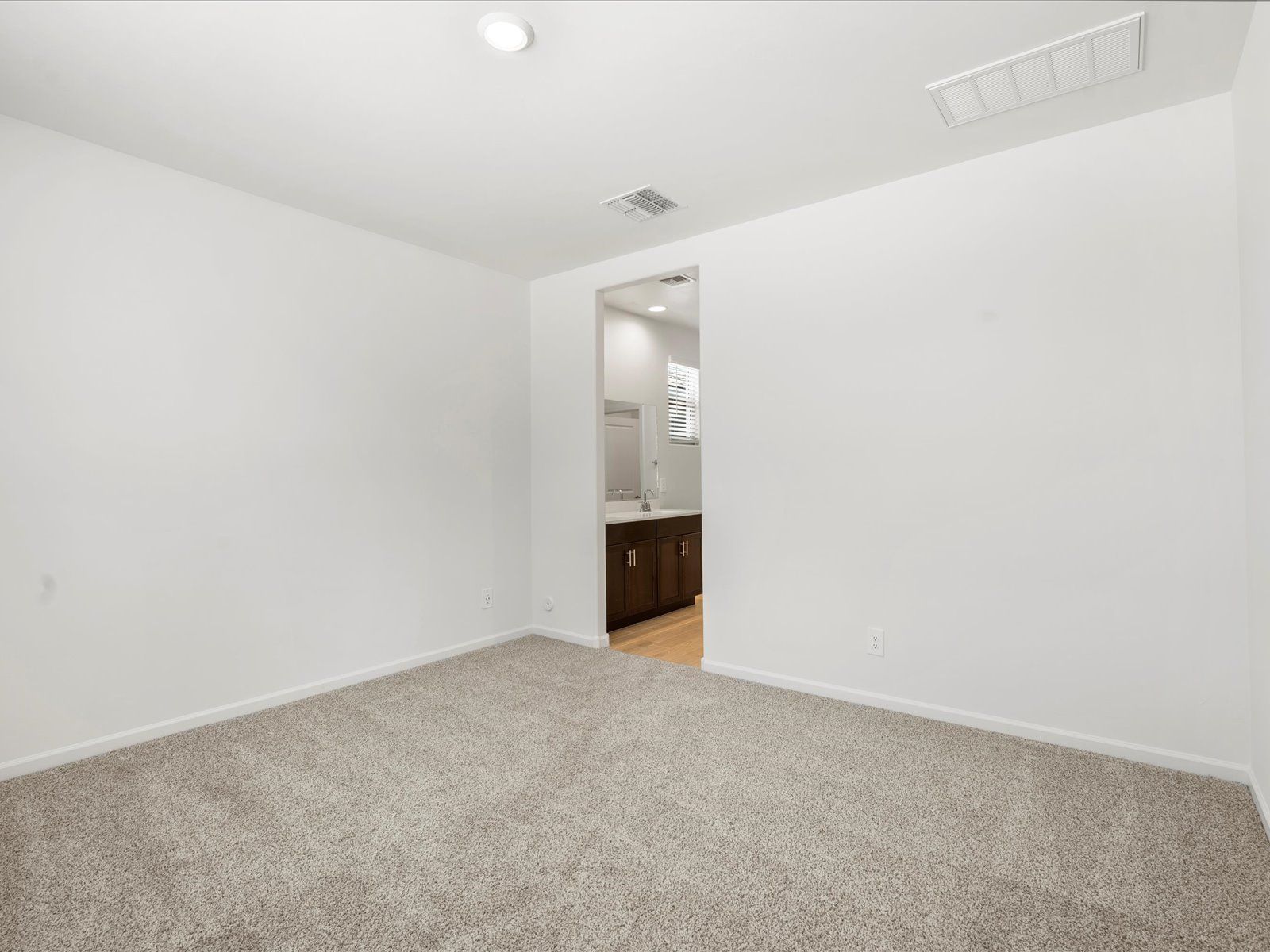 TUC_Fieldstone_1320-C_Bedroom_10342-W-Granderson-St