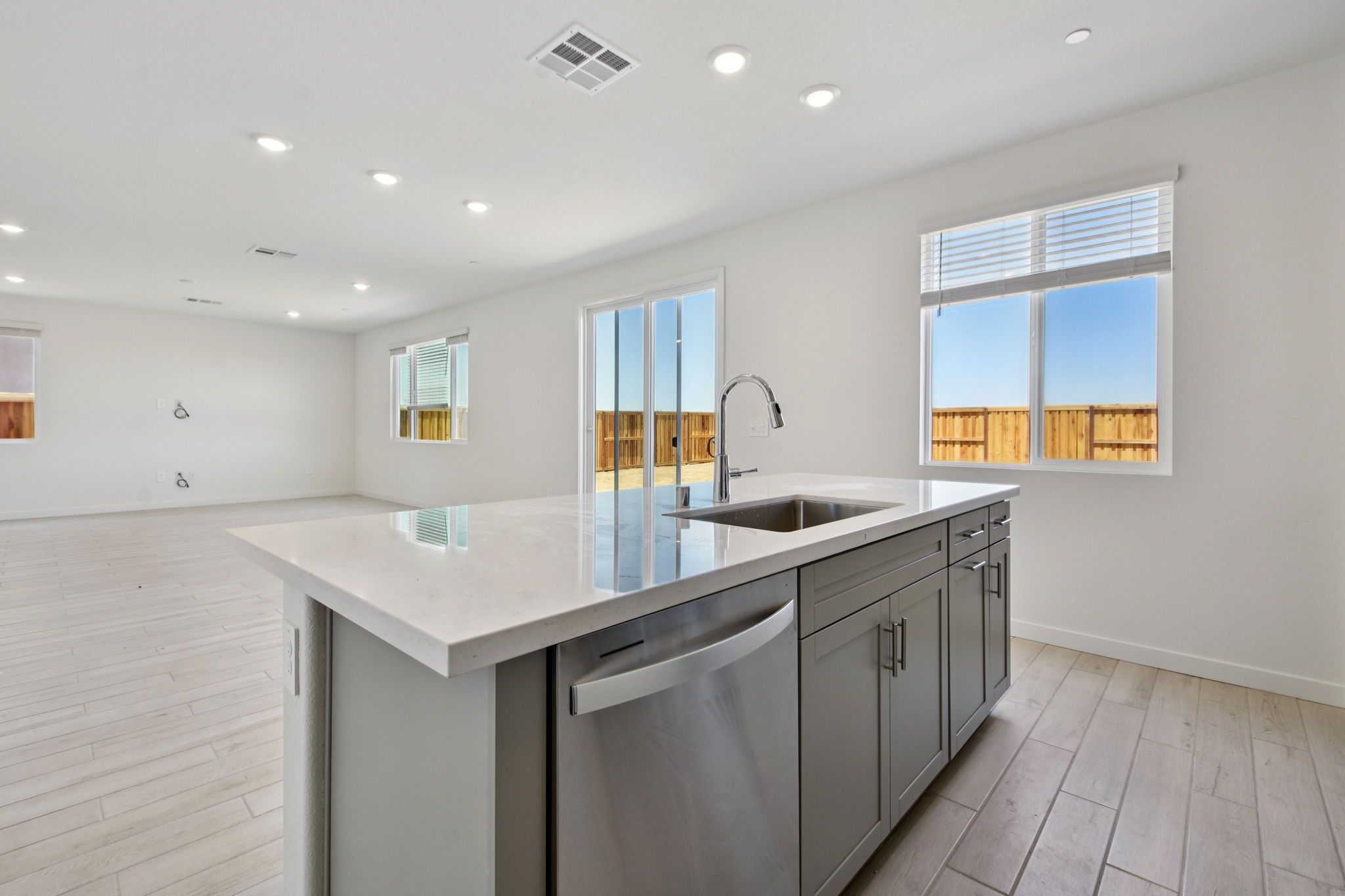 NCA_Rushmore_4521_Kitchen_1485_McIntyreSt_.jpg