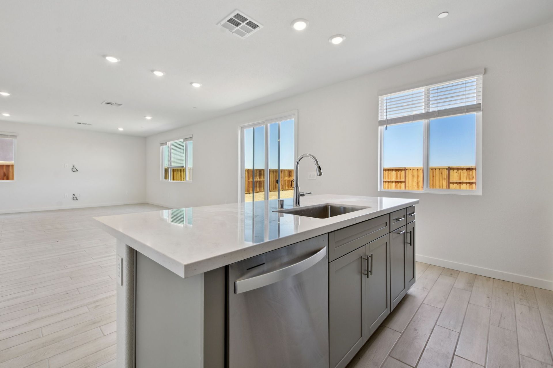NCA_Rushmore_4521_Kitchen_1485_McIntyreSt_.jpg