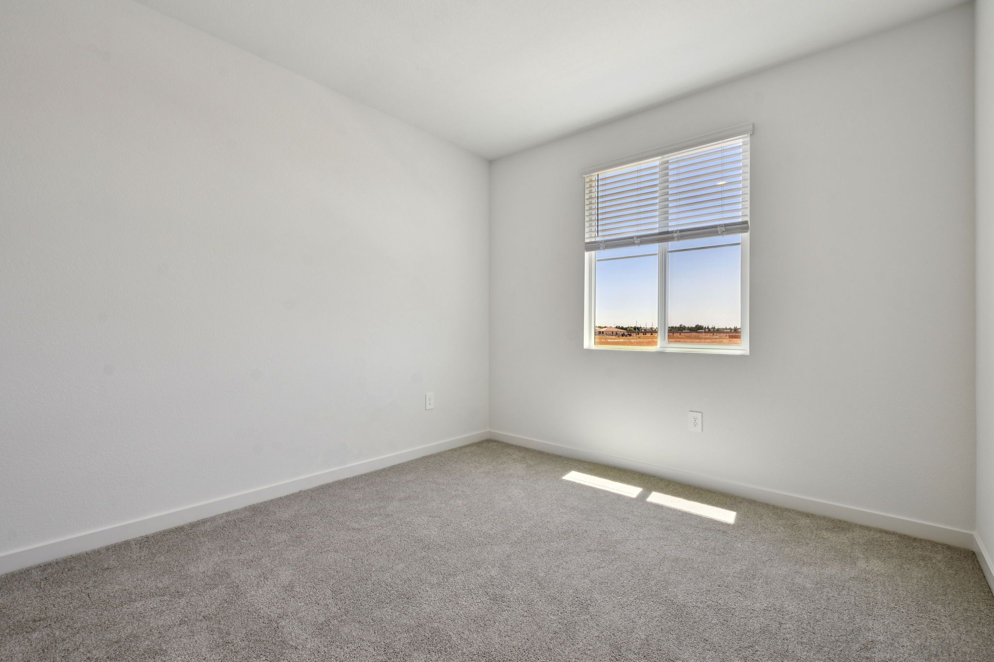 NCA_Rushmore_4521_Bedroom_1485_McIntyreSt_5.jpg
