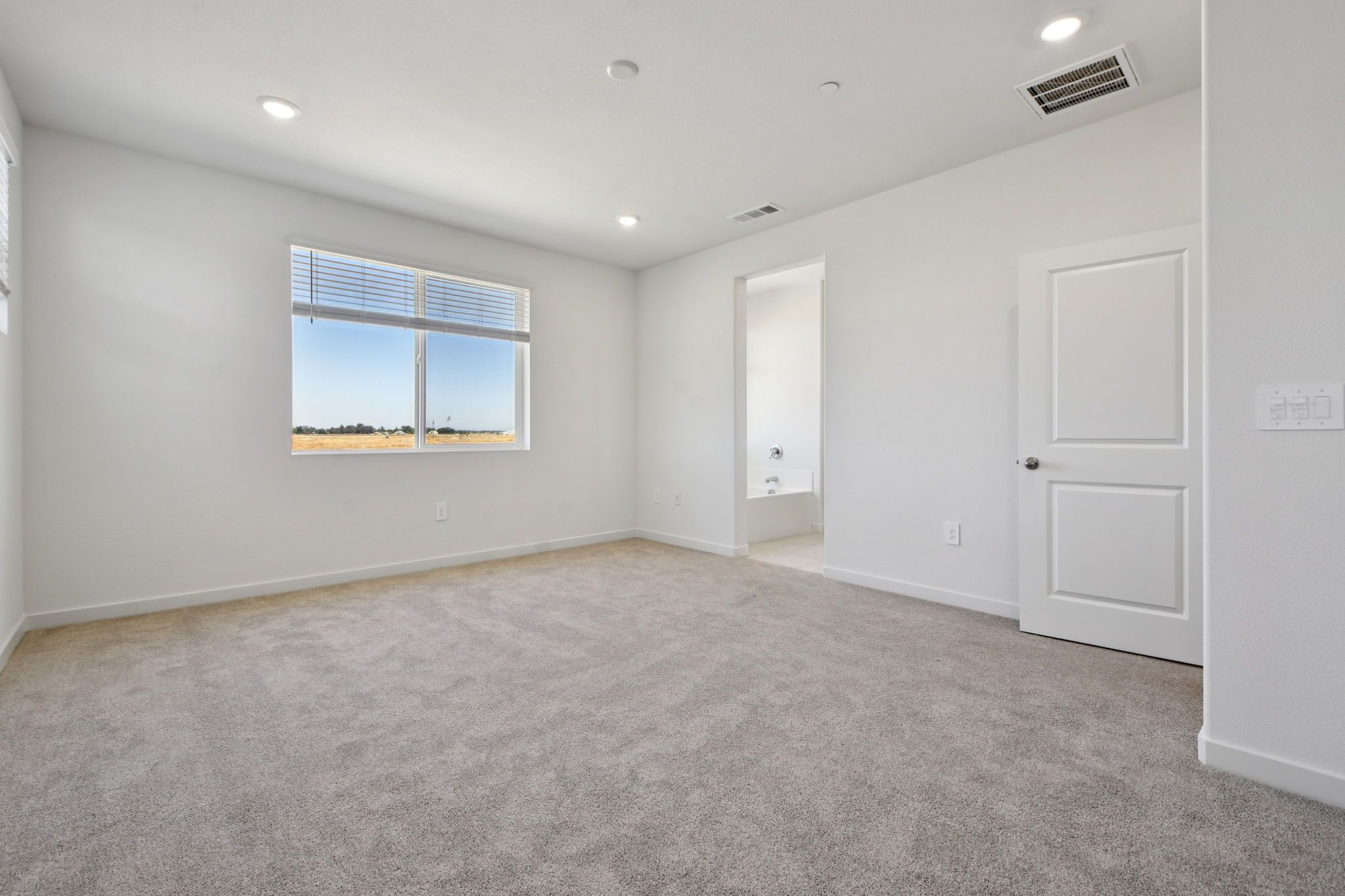 NCA_Rushmore_4521_Bedroom_1485_McIntyreSt_8.jpg