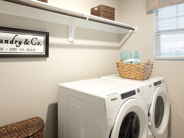 Spacious laundry room in the Lassen