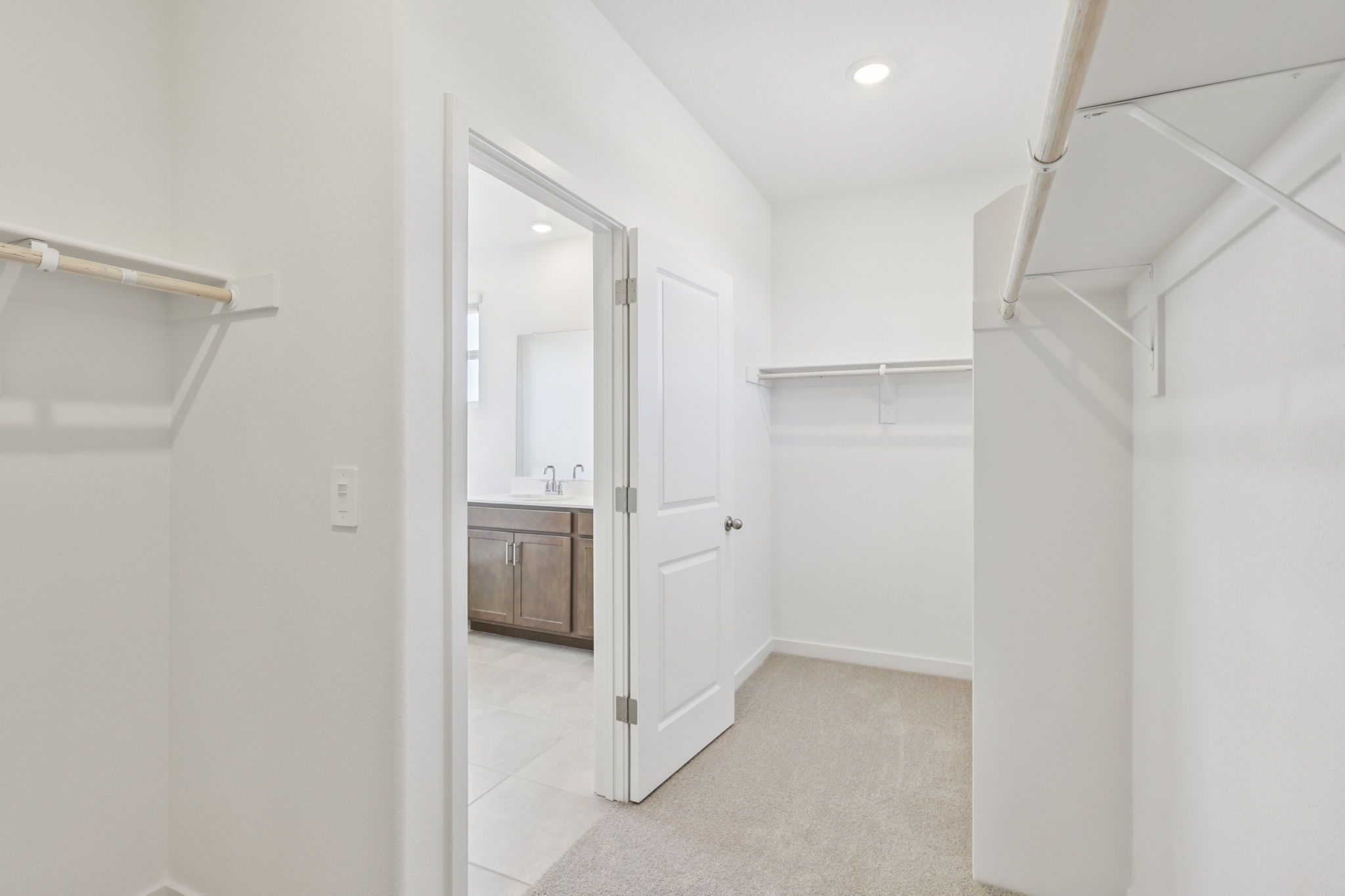 Walk-in Closet