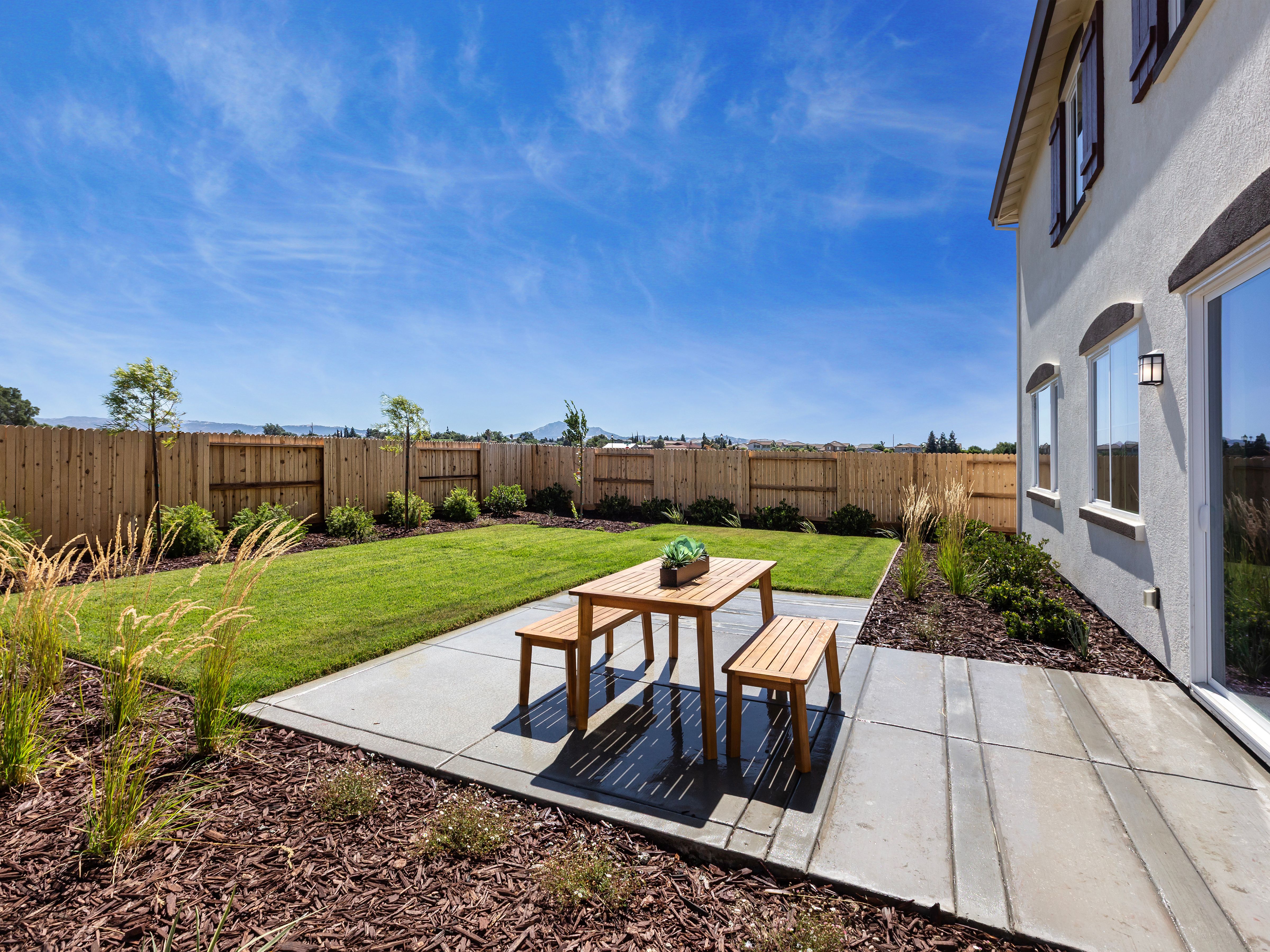 Modeled backyard at Riverine in Oakley, CA.
