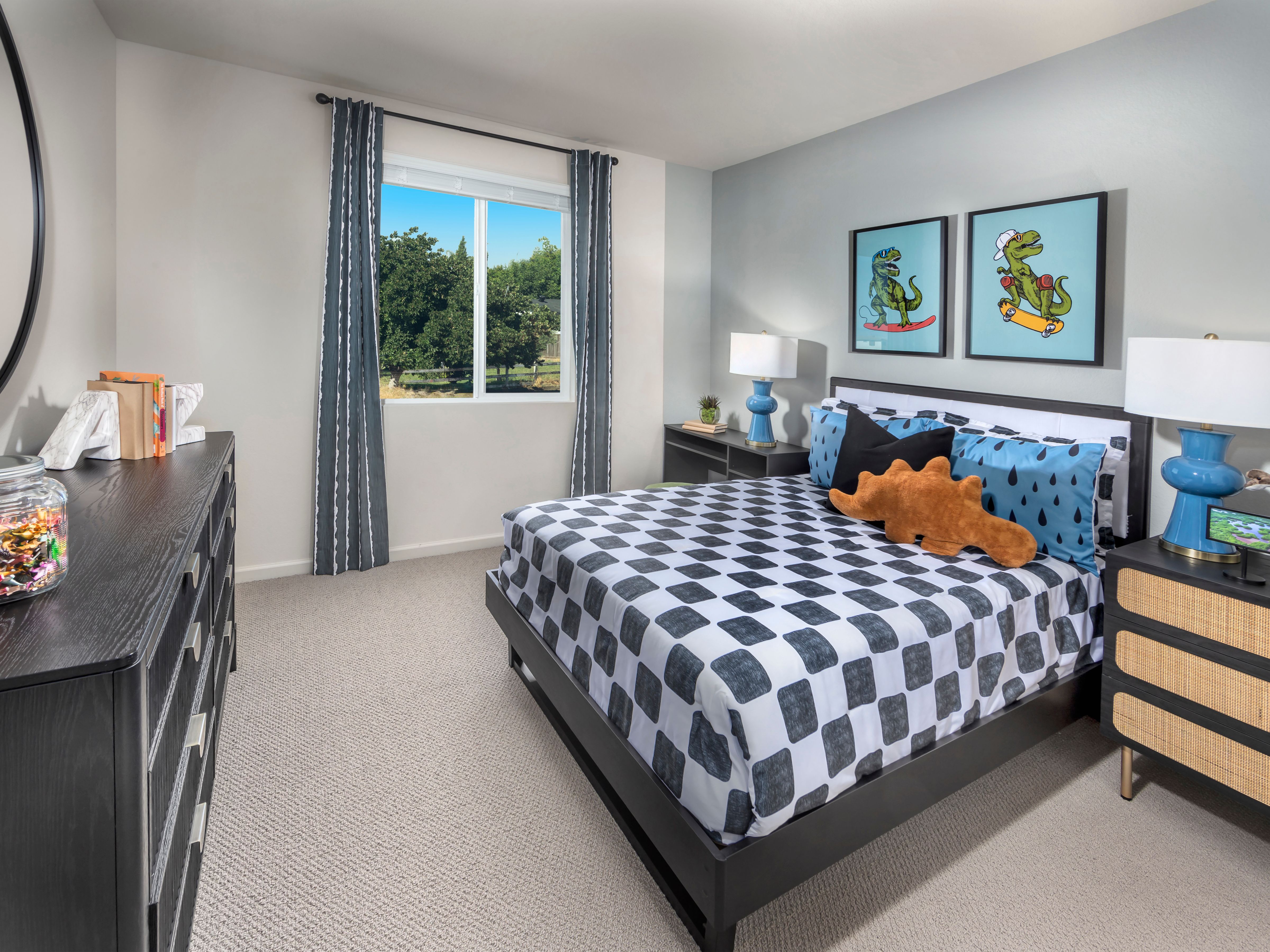 Secondary Bedroom of the Residence 4.