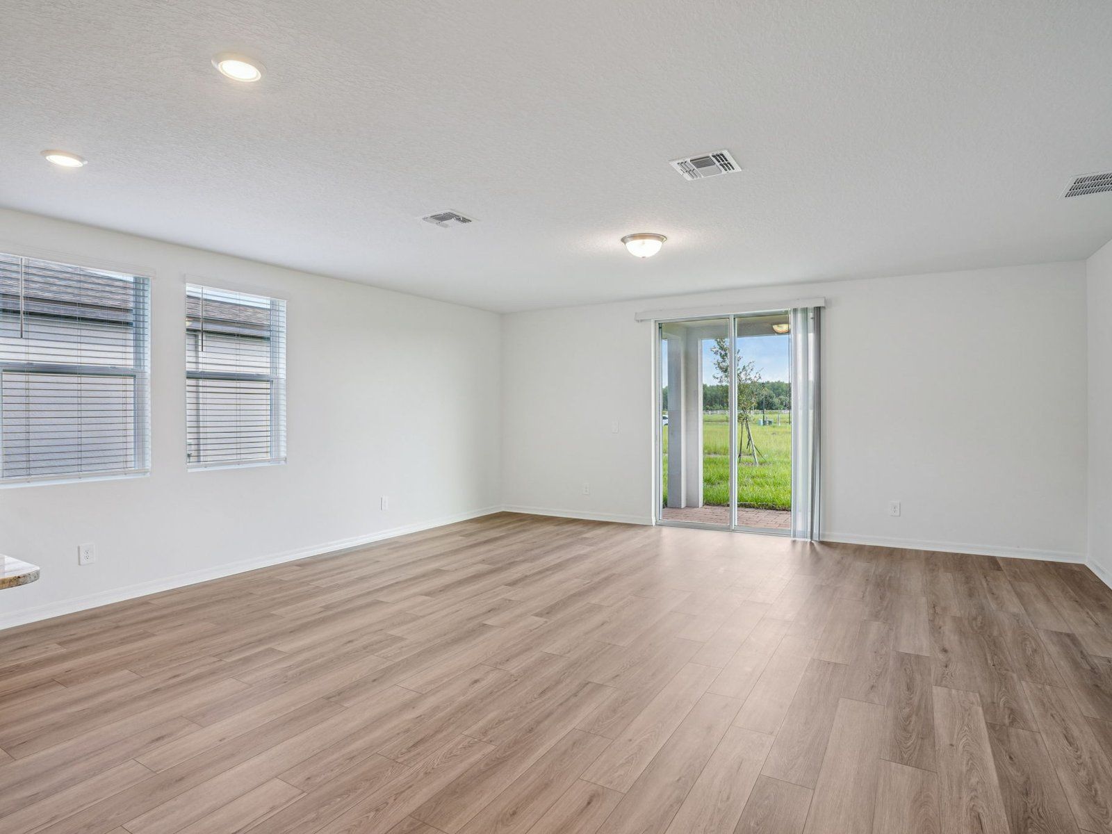 4519 Windy Oak Way (Violet)