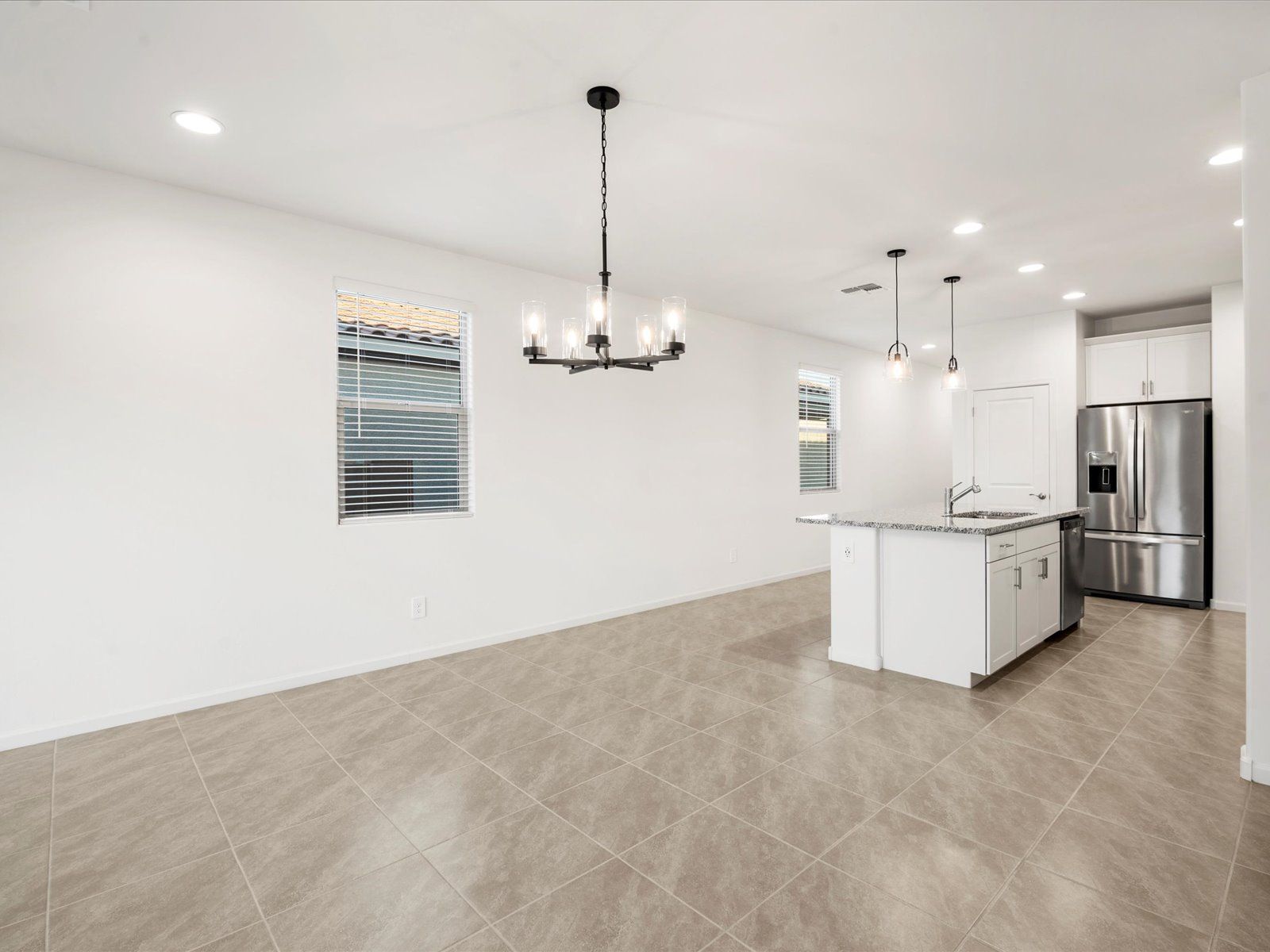 9799 N SUMMERSTONE AV (Quartz)