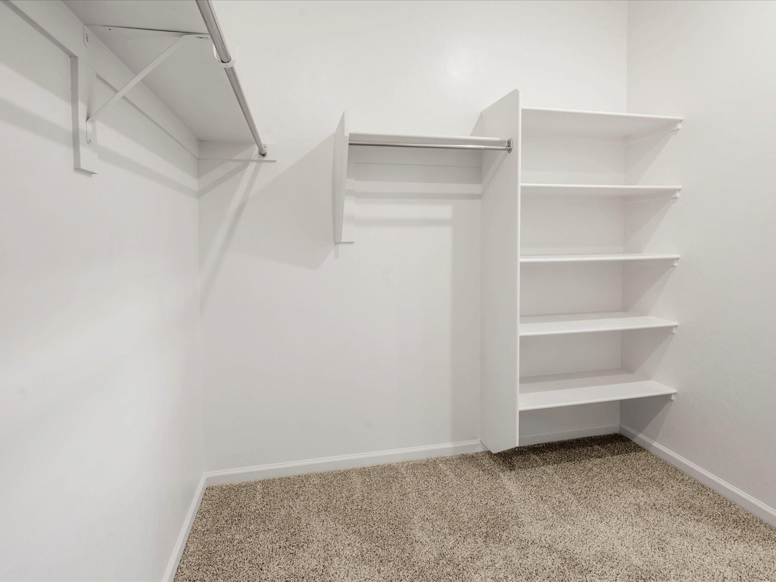 9799 N SUMMERSTONE AV (Quartz)