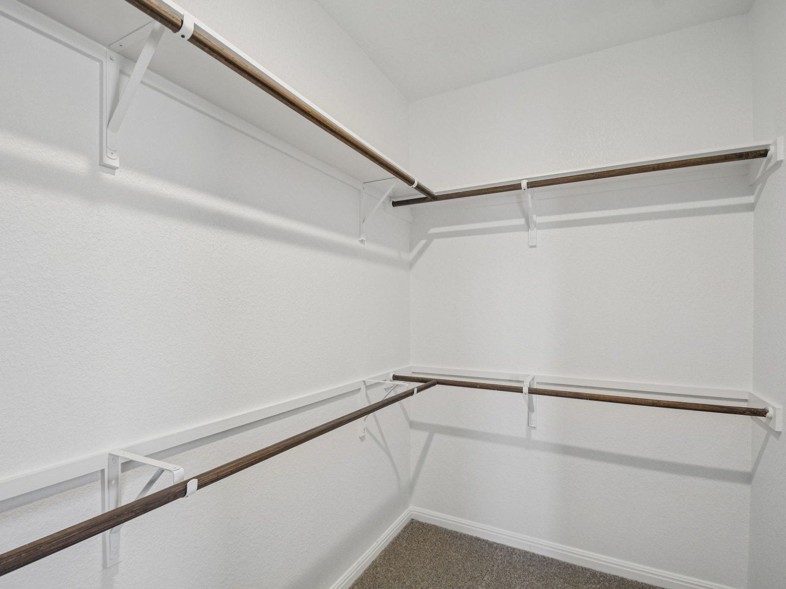 200 Coopers Hawk Crest