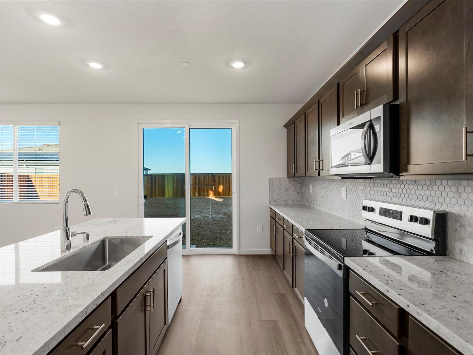SAC_Vernon-At-Liberty-Ranch_5024_Kitchen_B_1417-Crispus-Ct