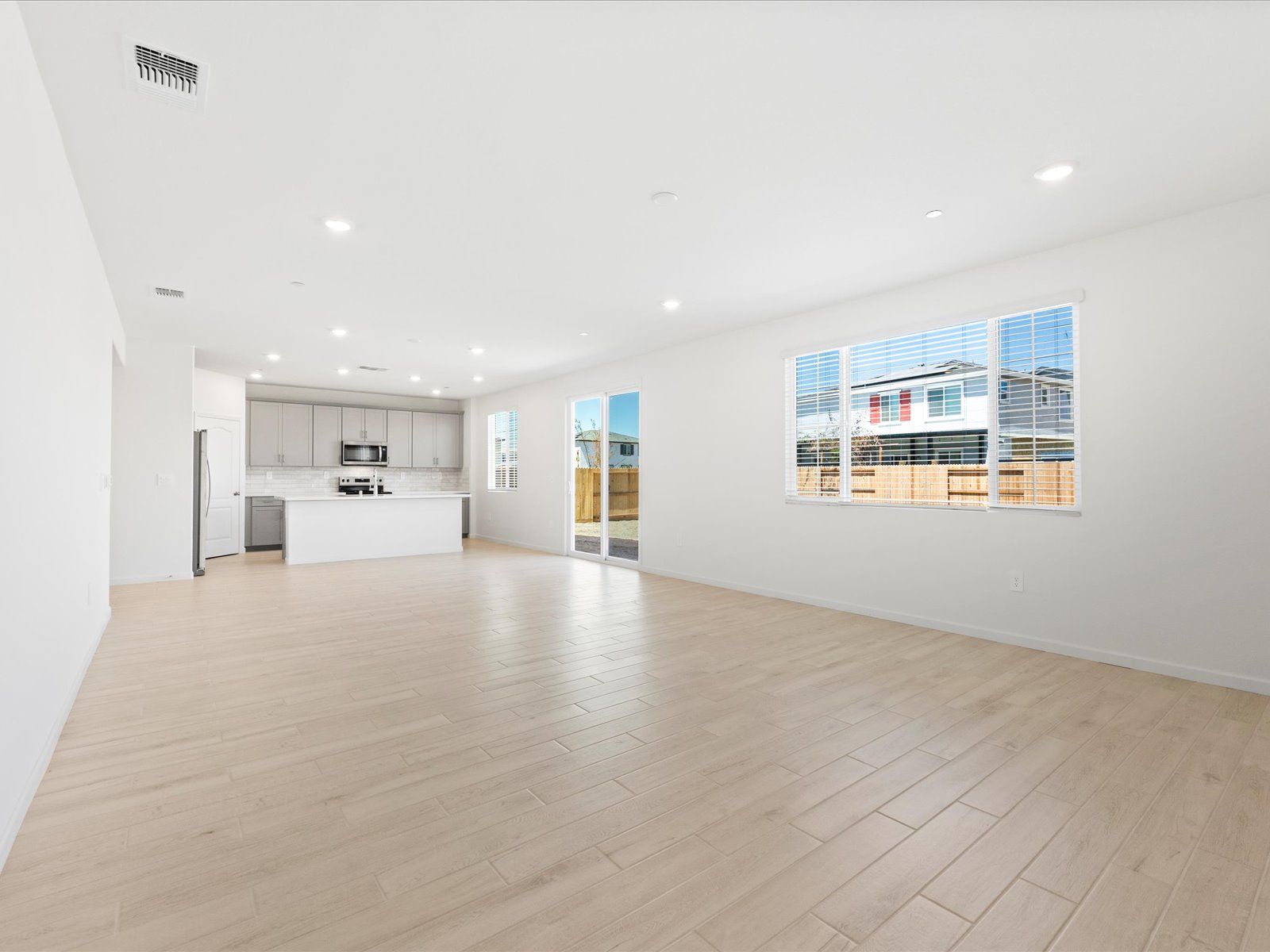 2231 HEWINS ST (Residence 3)