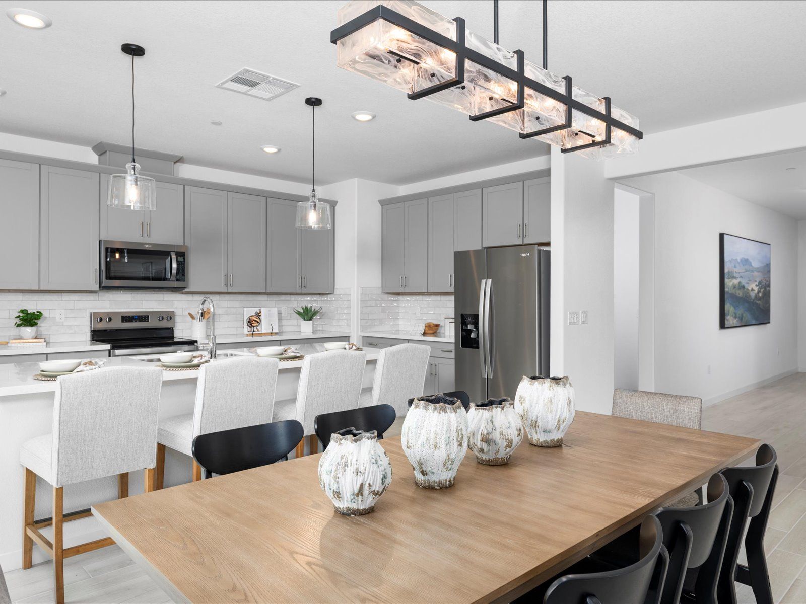 SAC_Dining-Area_4303-Tribute-Ln