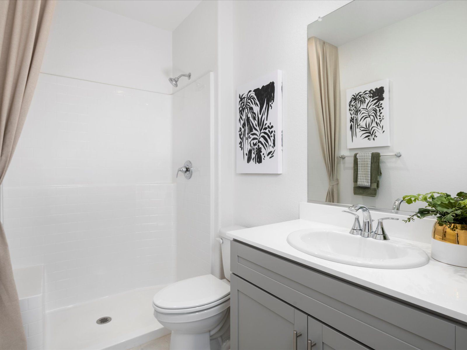 SAC_Bathroom_4303-Tribute-Ln