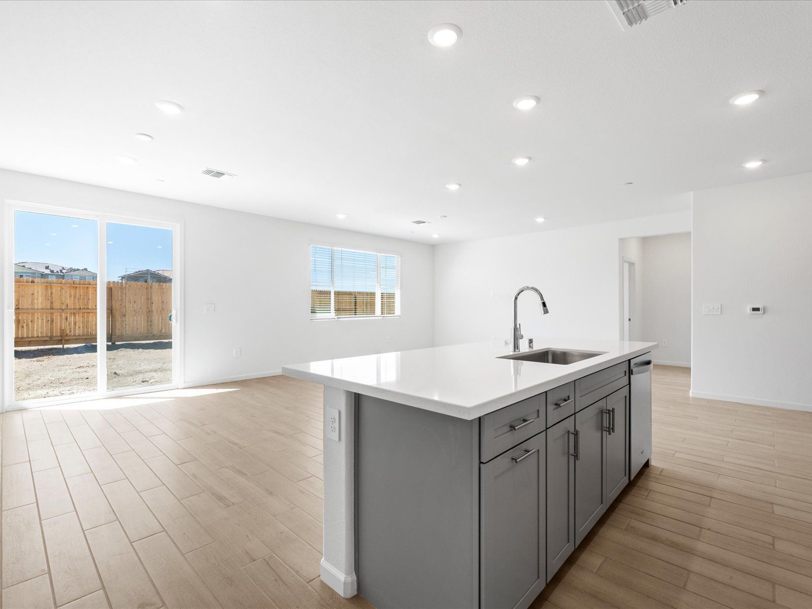 SAC_Aspen-At-Villa-Ticino_4516_Kitchen-Island_E_331-Spumante-Ln