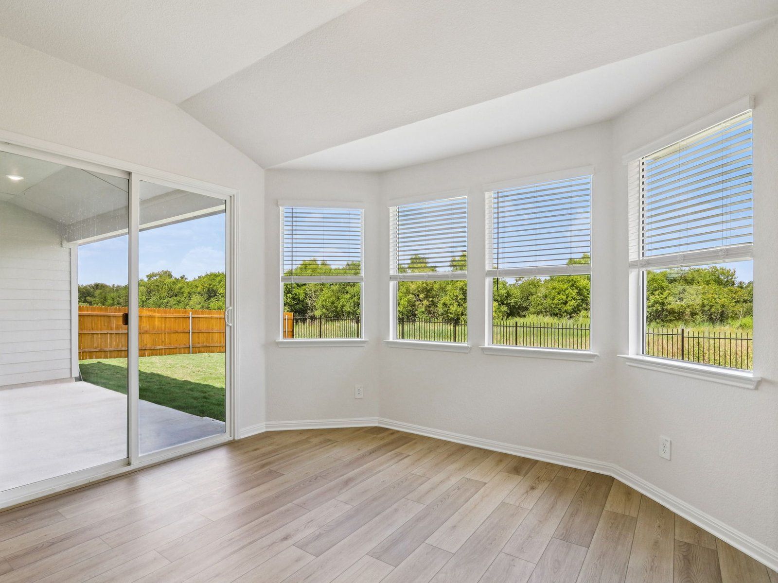 The Frontier (560) - Prairie Winds - Executive Collection: Hutto, Texas - Meritage Homes