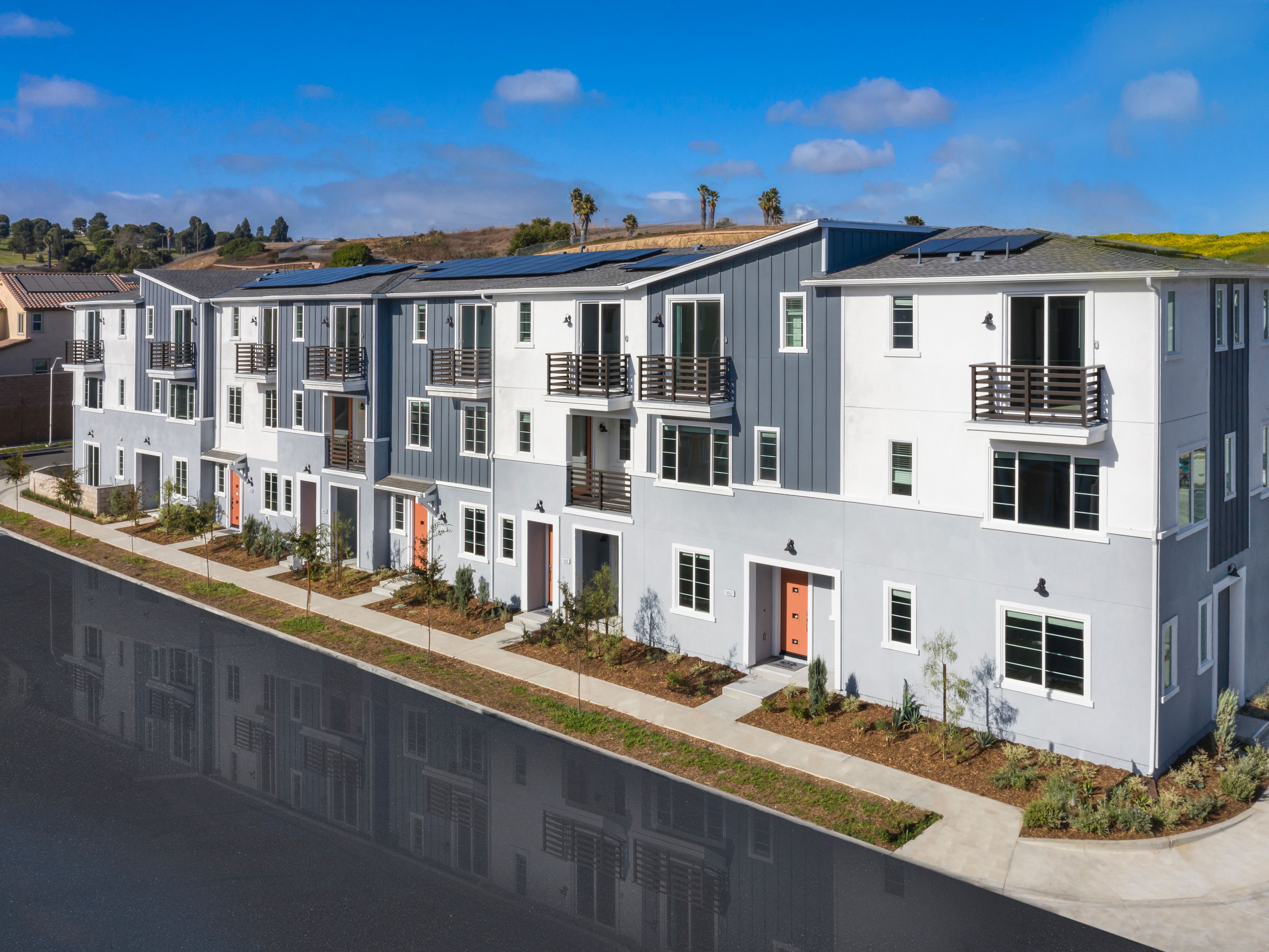 2337 floorplan at a Meritage Homes community in San Pedro, CA.