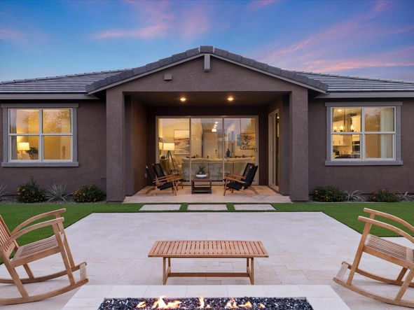 Welcome to the Bailey floorplan modeled at Paloma Creek in Surprise, AZ.