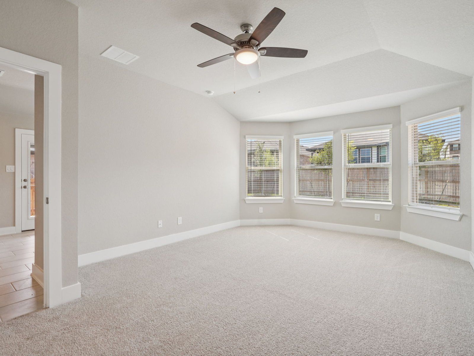 6334 Comanche Coyote (Callaghan (830))