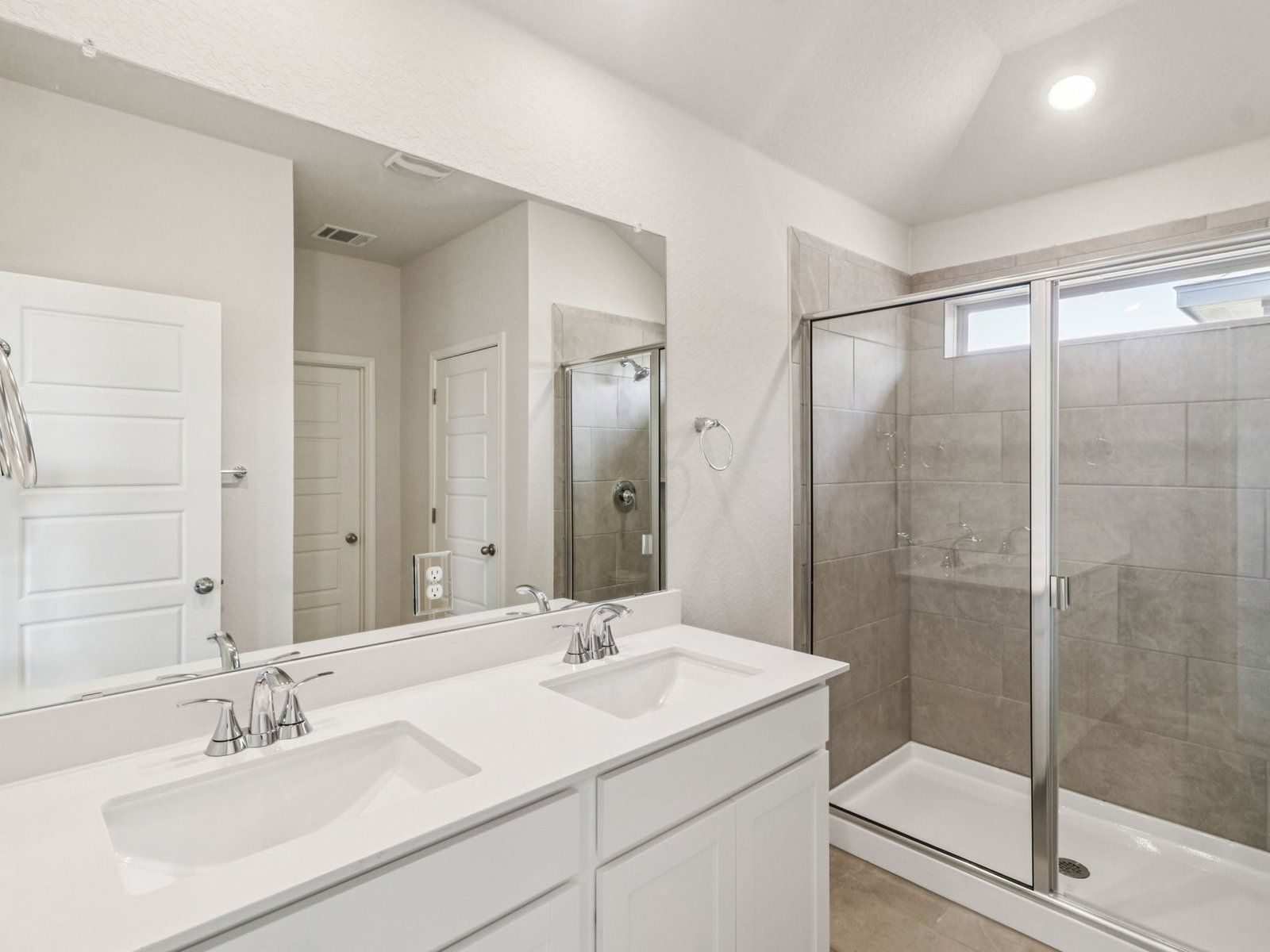 Primary Suite Bathroom