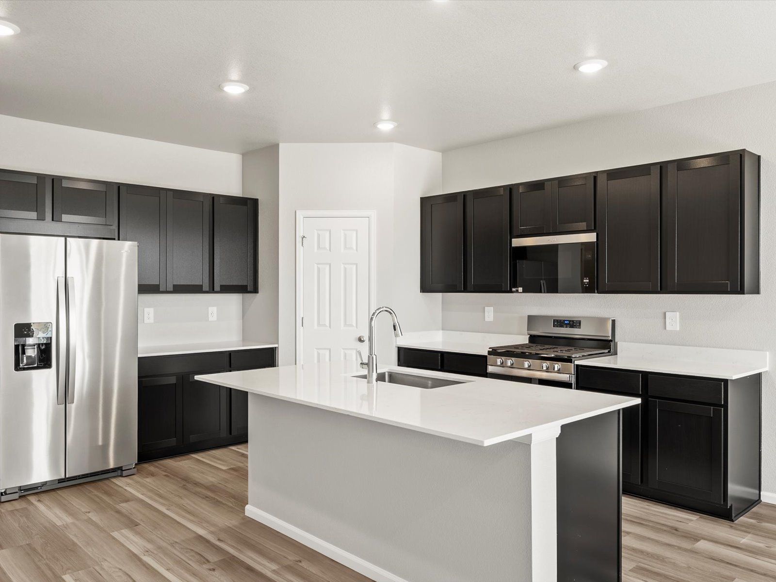 The Glenwood - Buffalo Highlands: The Canyon Collection: Commerce City, Colorado - Meritage Homes