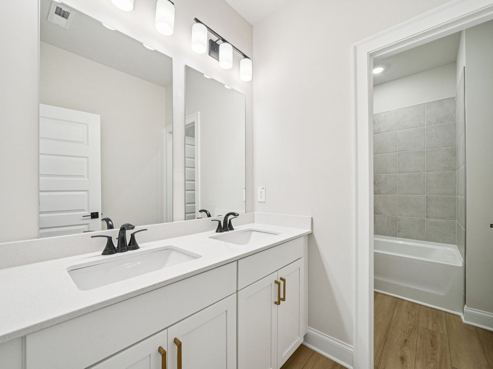 The Nantucket floorplan with the Relaxed Transitional Linen interior package.