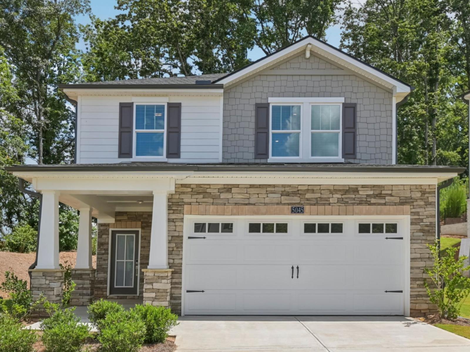 The Roswell floorplan with the Relaxed Transitional Linen interior package.