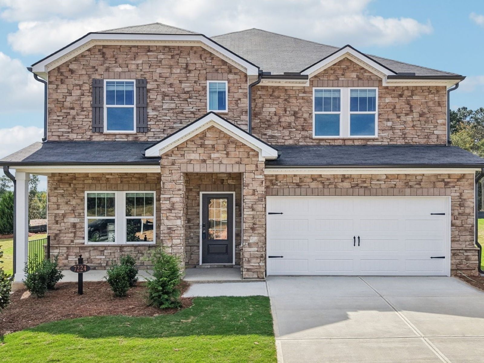 The Sherwood floorplan with the Charm Burlap interior package.