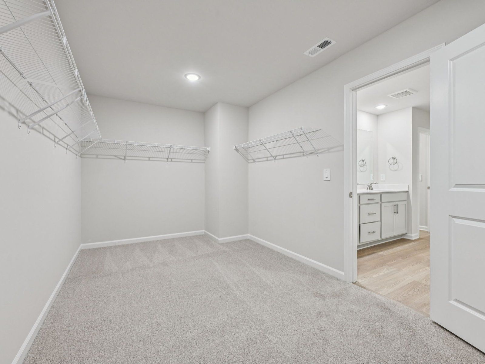 Walk-in Closet