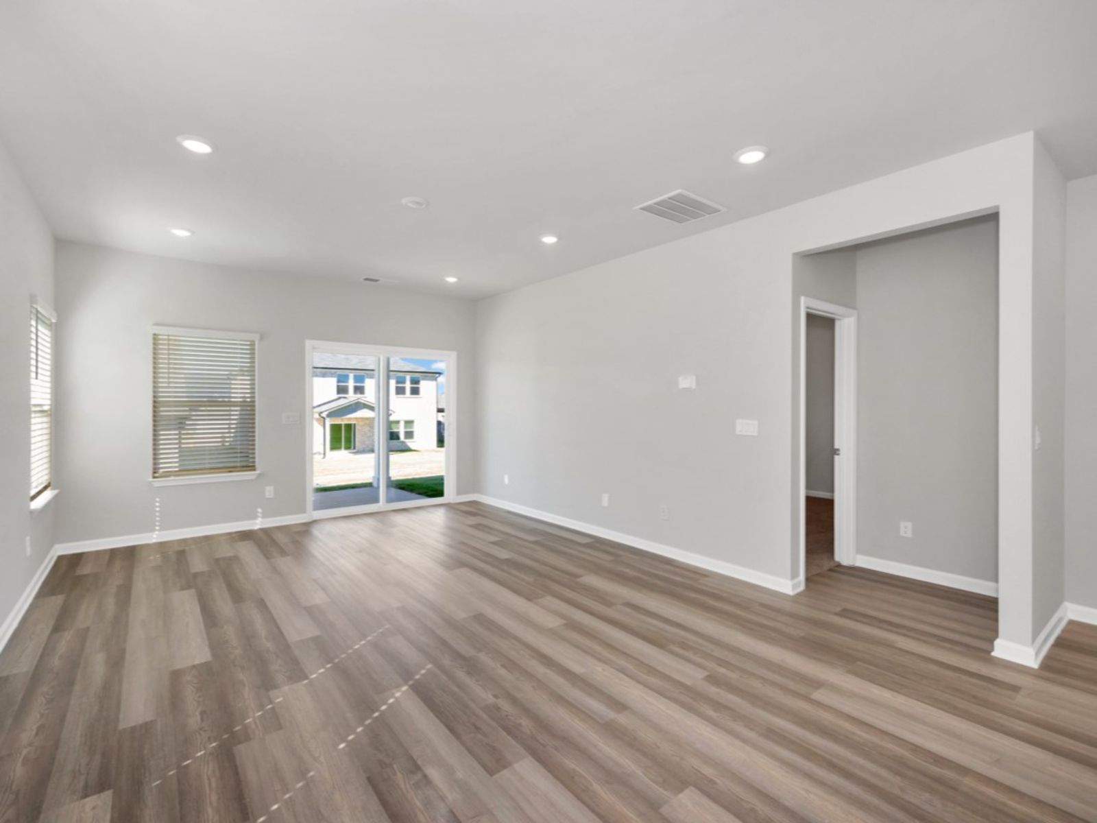 The Sydney floorplan with the Crisp White interior package.
