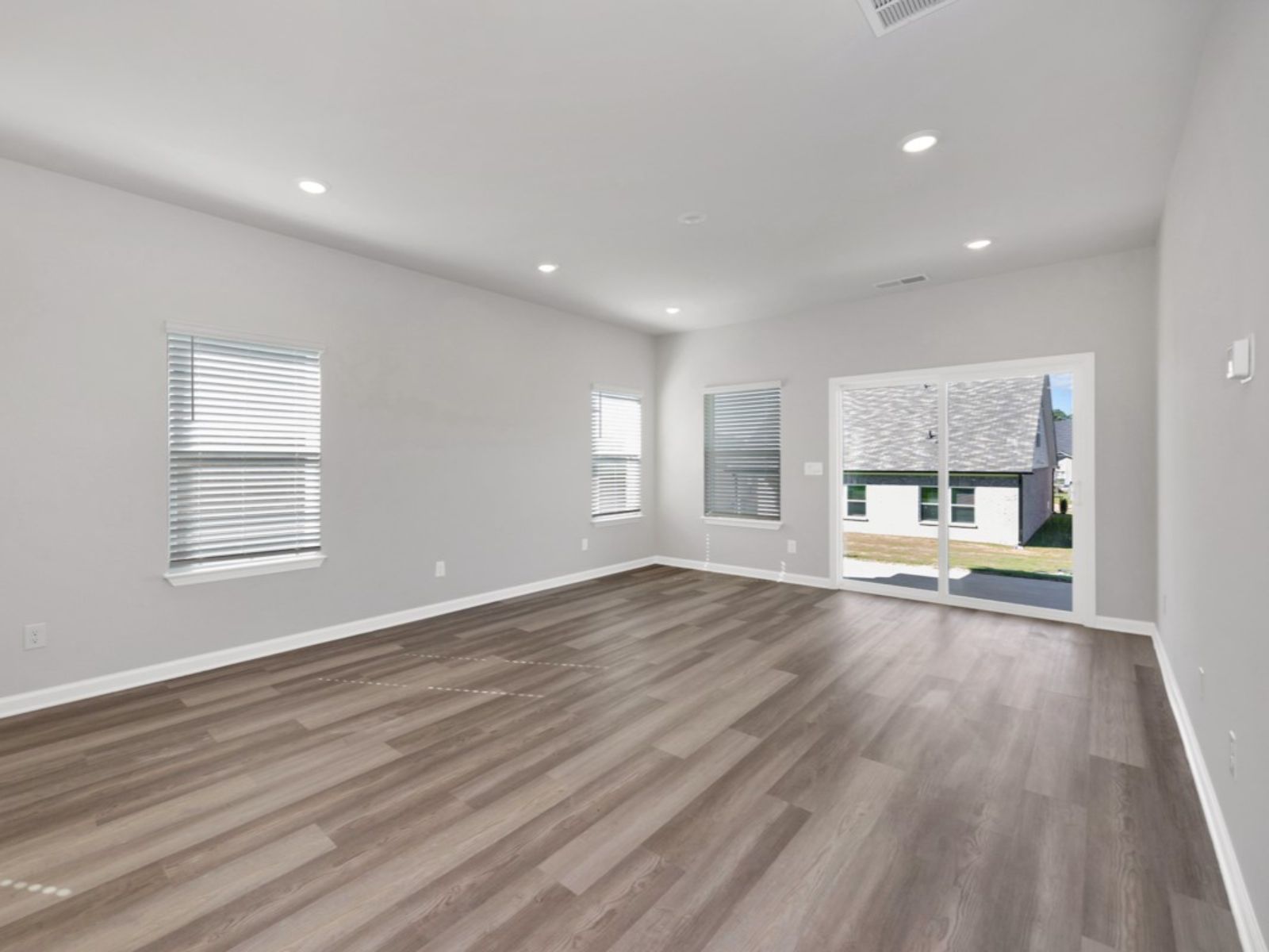 The Sydney floorplan with the Crisp White interior package.