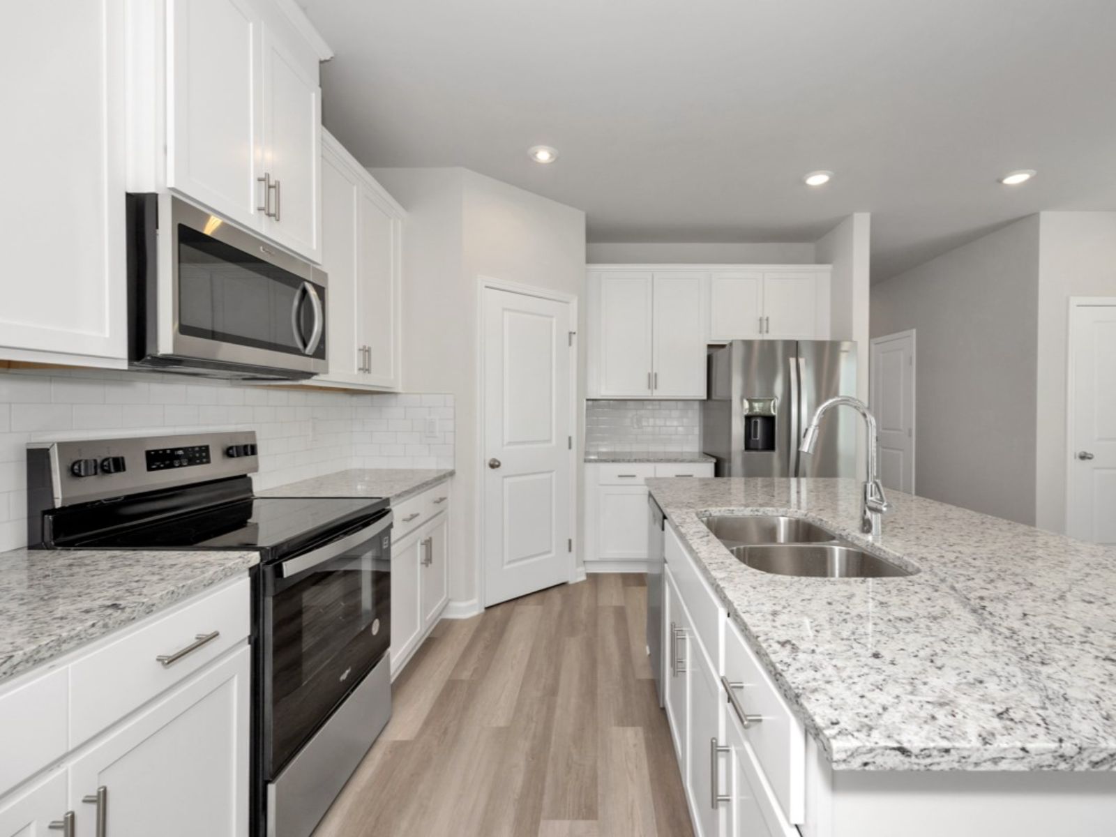 The Sydney floorplan with the Crisp White interior package.