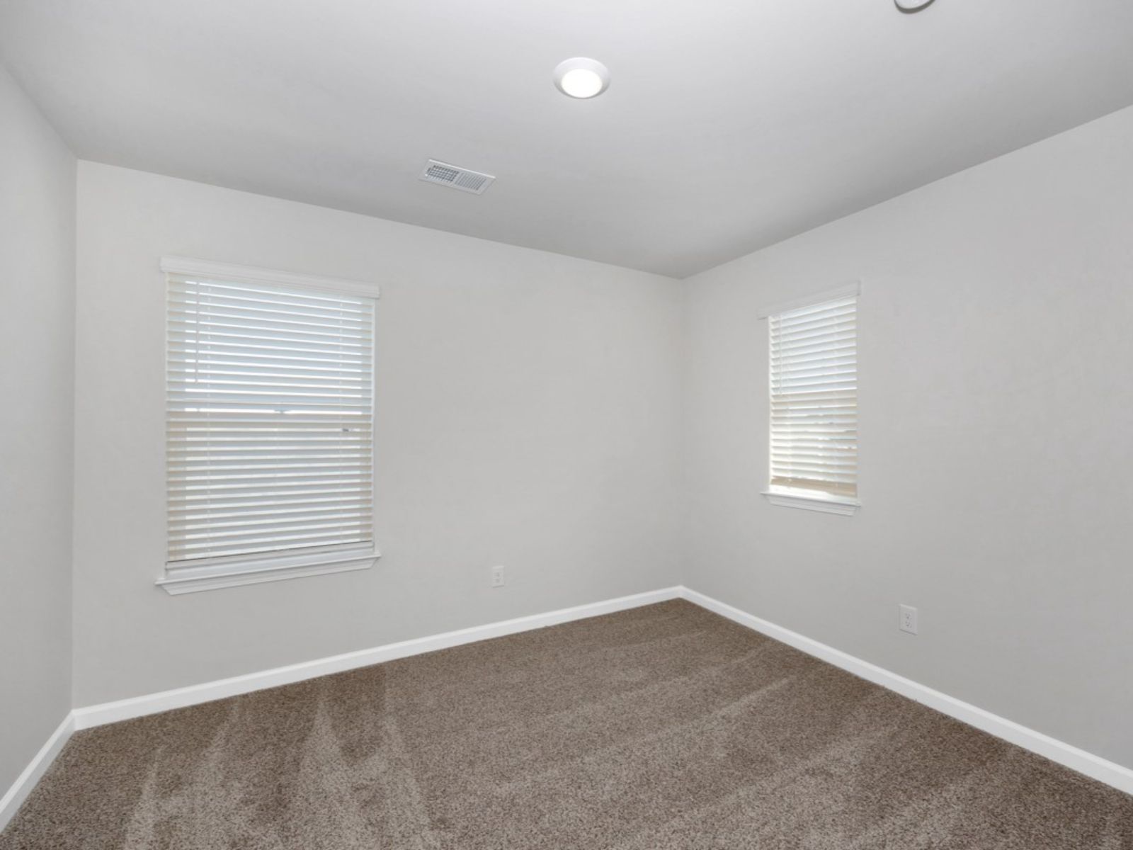 The Sydney floorplan with the Crisp White interior package.