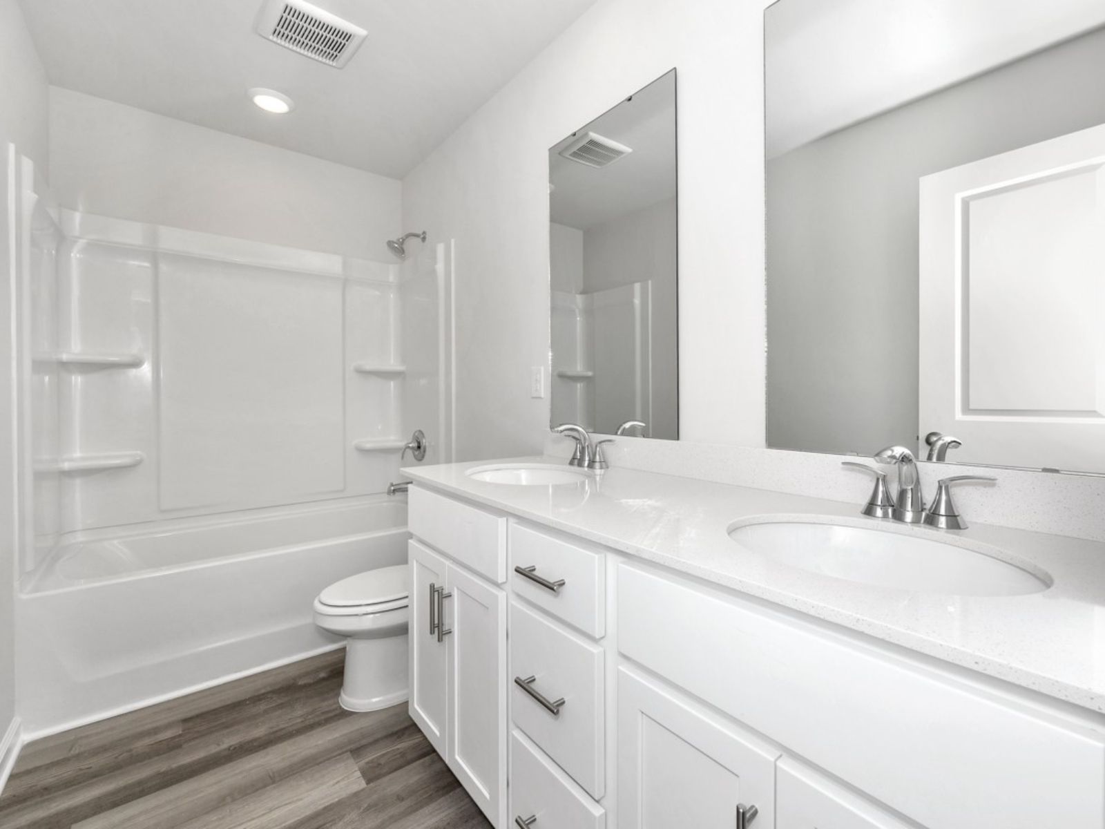 The Sydney floorplan with the Crisp White interior package.