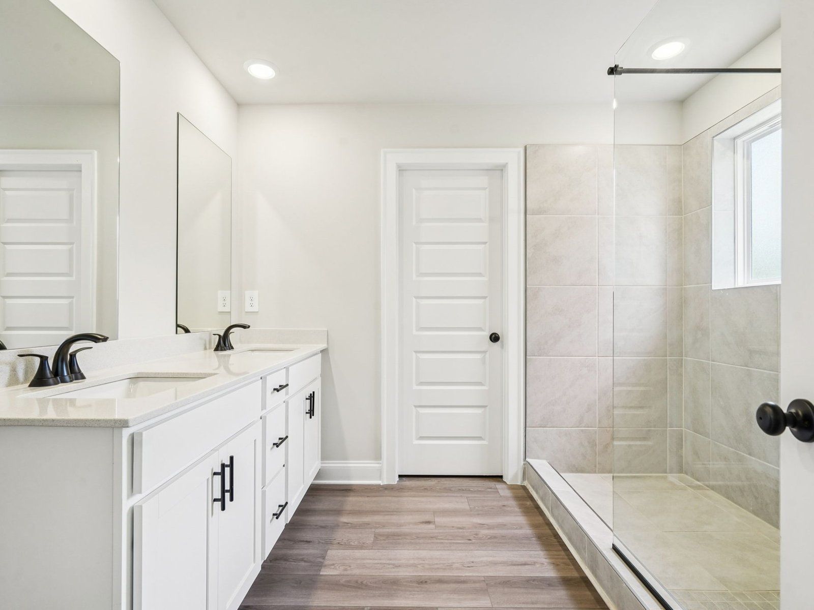 The Chatham Basement floorplan with the Clarity Linen interior package.