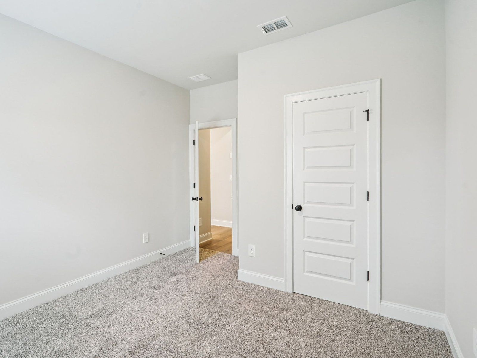 The Chatham Basement floorplan with the Clarity Linen interior package.