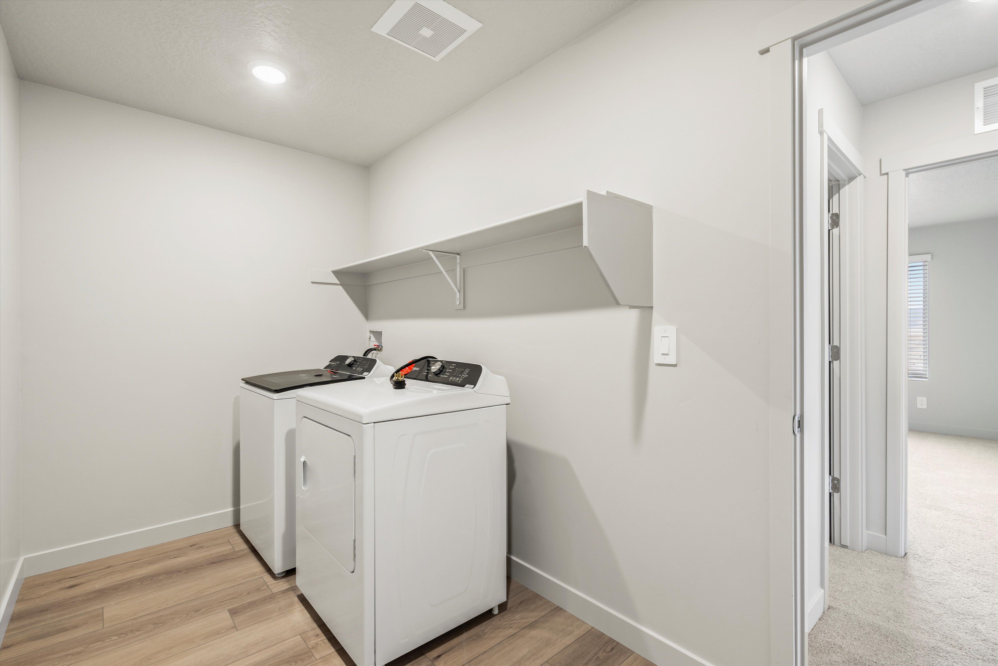 SLC_Willow_#4281_Laundry-Room_B_3438-Gina-St-Eagle-Mountain-UT.jpg