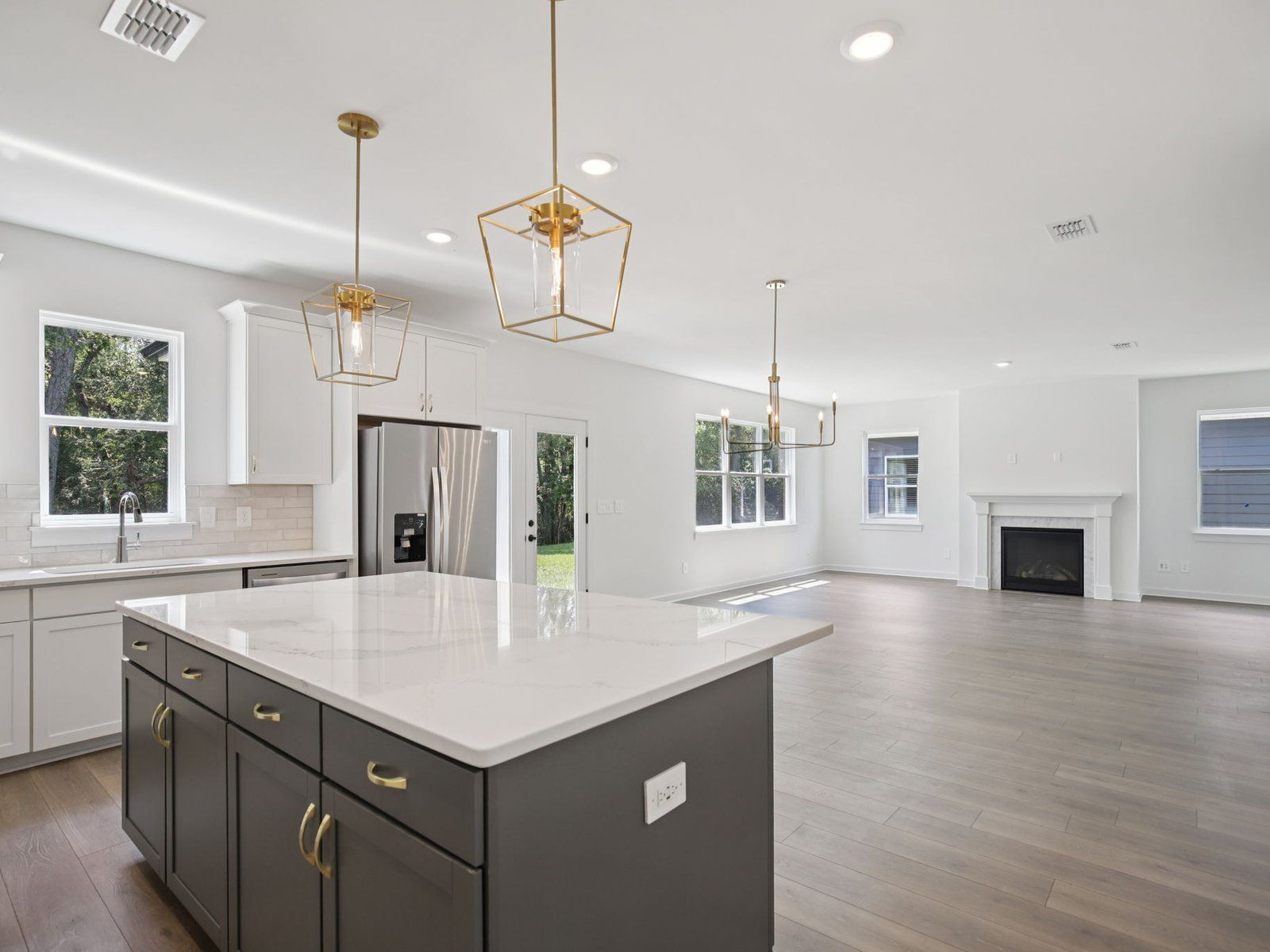 Skip takeout and prep dinner in the well-appointed kitchen.