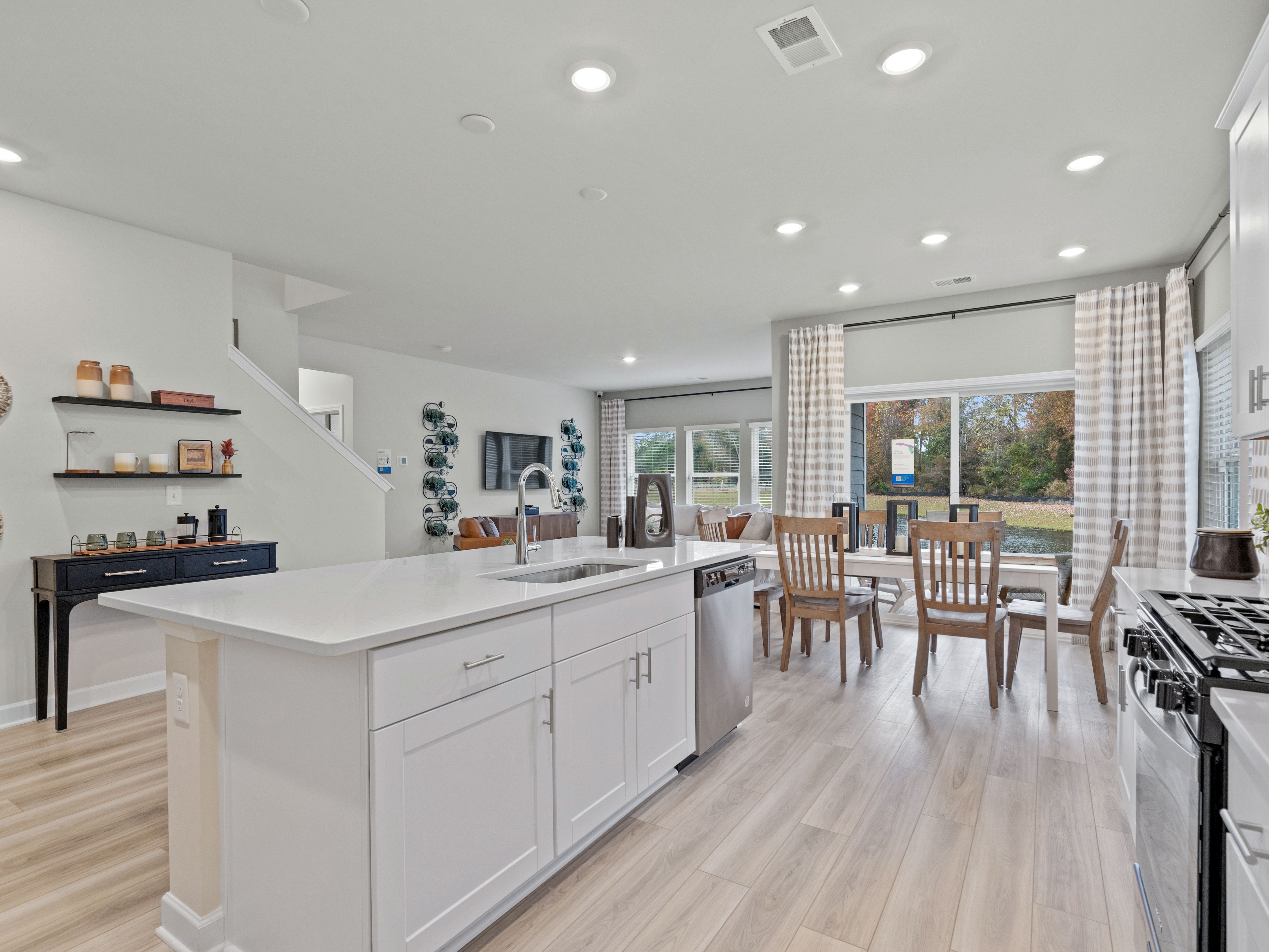 Kitchen and dining area