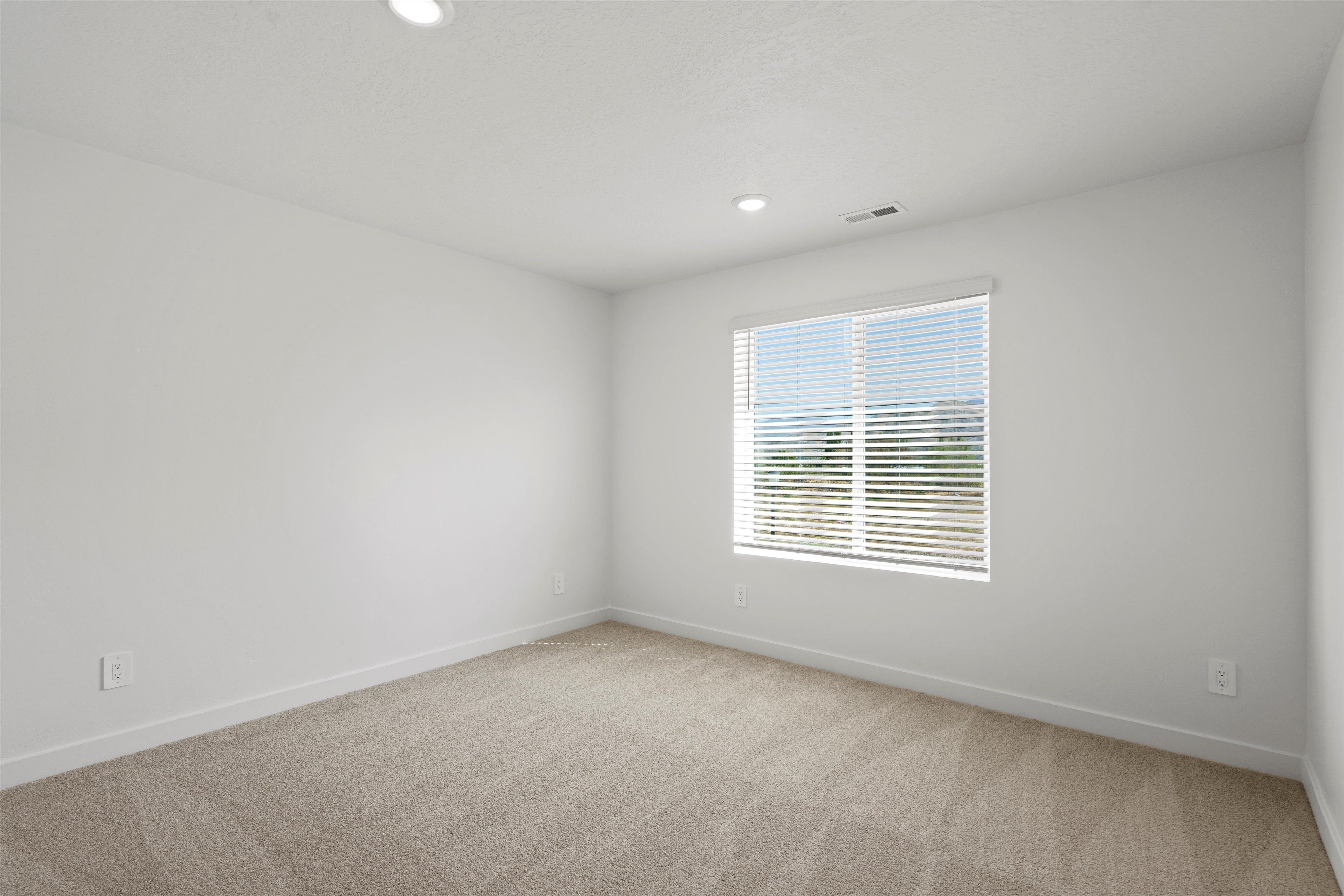 SLC_Willow_#4281_Bedroom_B_953-N-200-East-Santaquin-UT.jpg