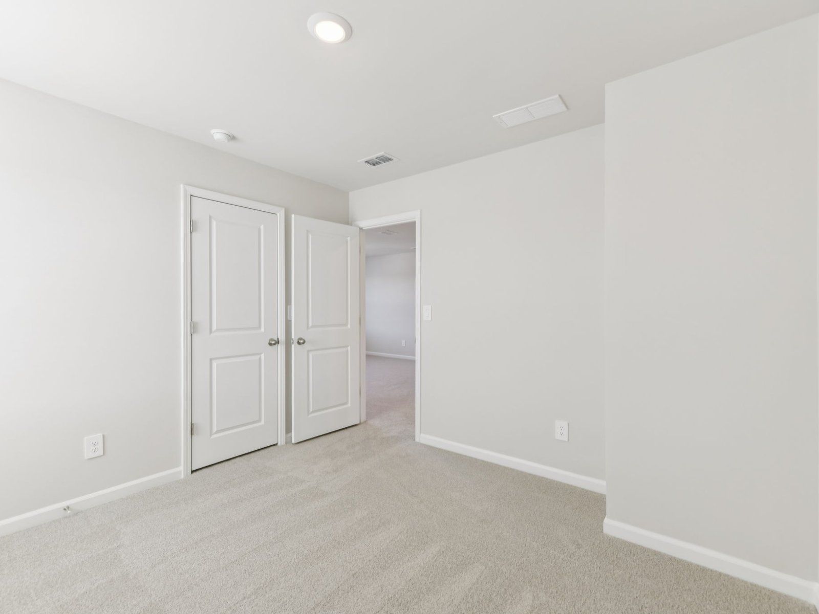 The Dakota floorplan with the Essence White interior package.