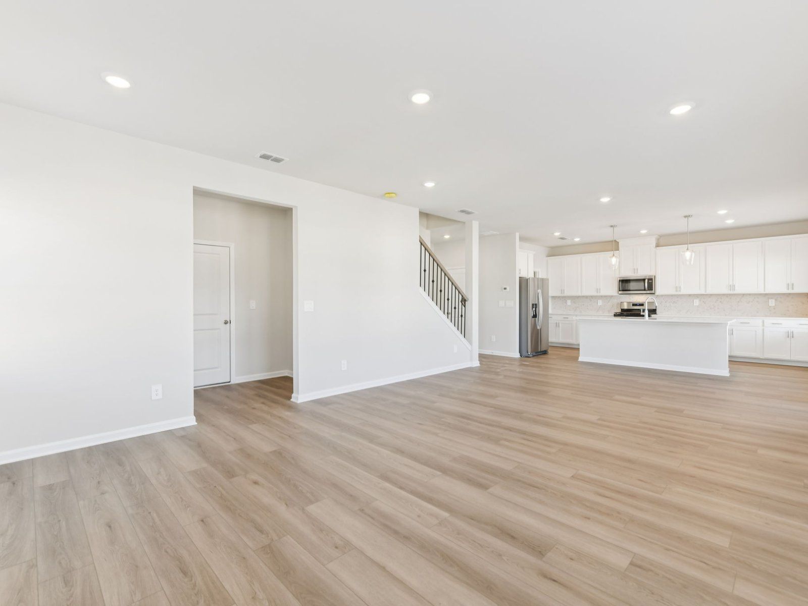 The Dakota floorplan with the Essence White interior package.