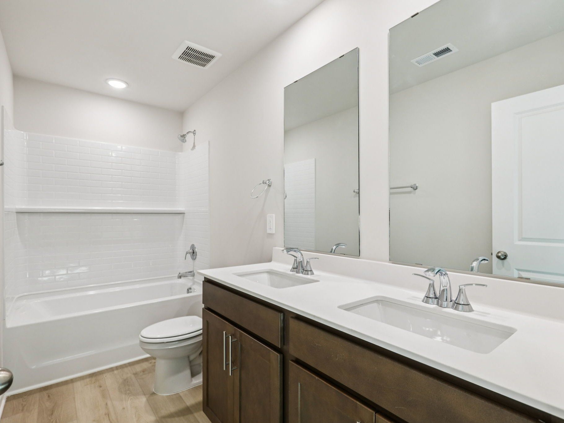 Secondary bathroom in the Lennon floorplan at a Meritage Homes community in Garner, NC.
