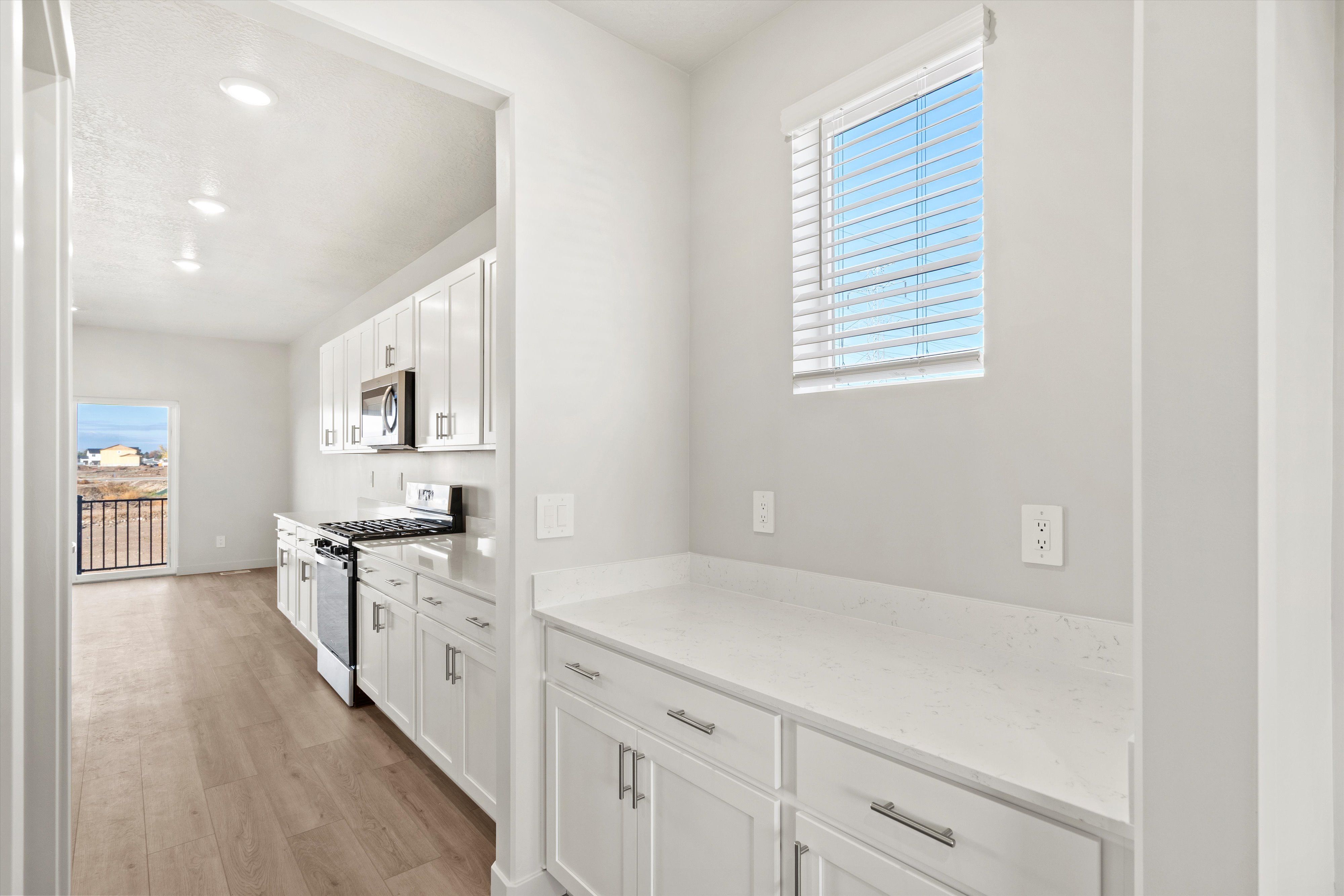 SLC_Westwood-Residence-6_#4281_Kitchen_A_3553-S-3150-W-St-West-Haven-UT.jpg