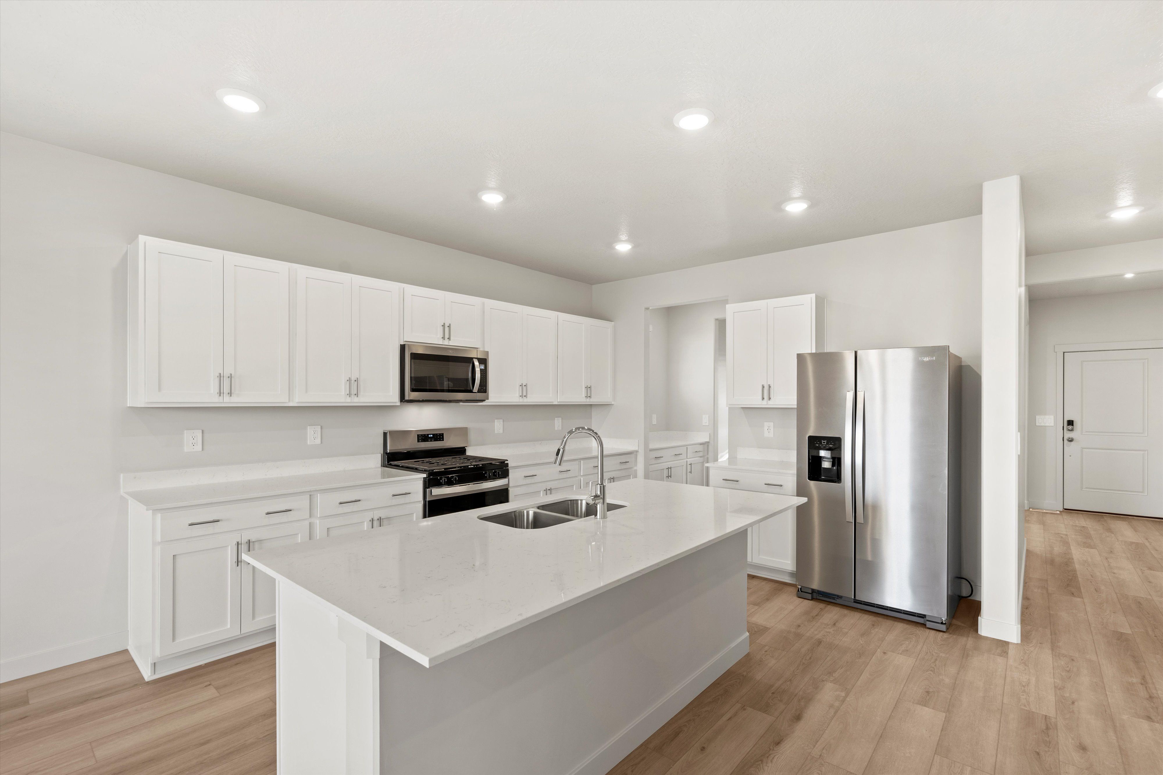SLC_Westwood-Residence-6_#4281_Kitchen_A_3553-S-3150-W-St-West-Haven-UT.jpg