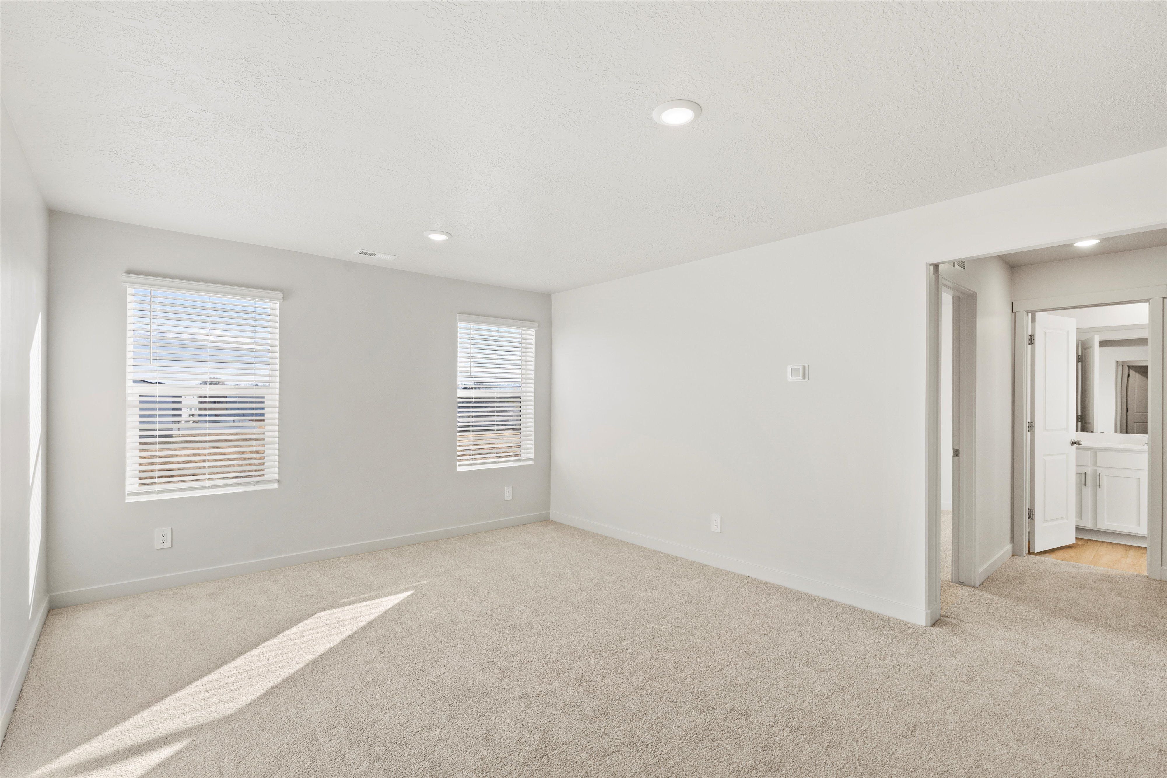 SLC_Westwood-Residence-6_#4281_Landing_A_3553-S-3150-W-St-West-Haven-UT.jpg