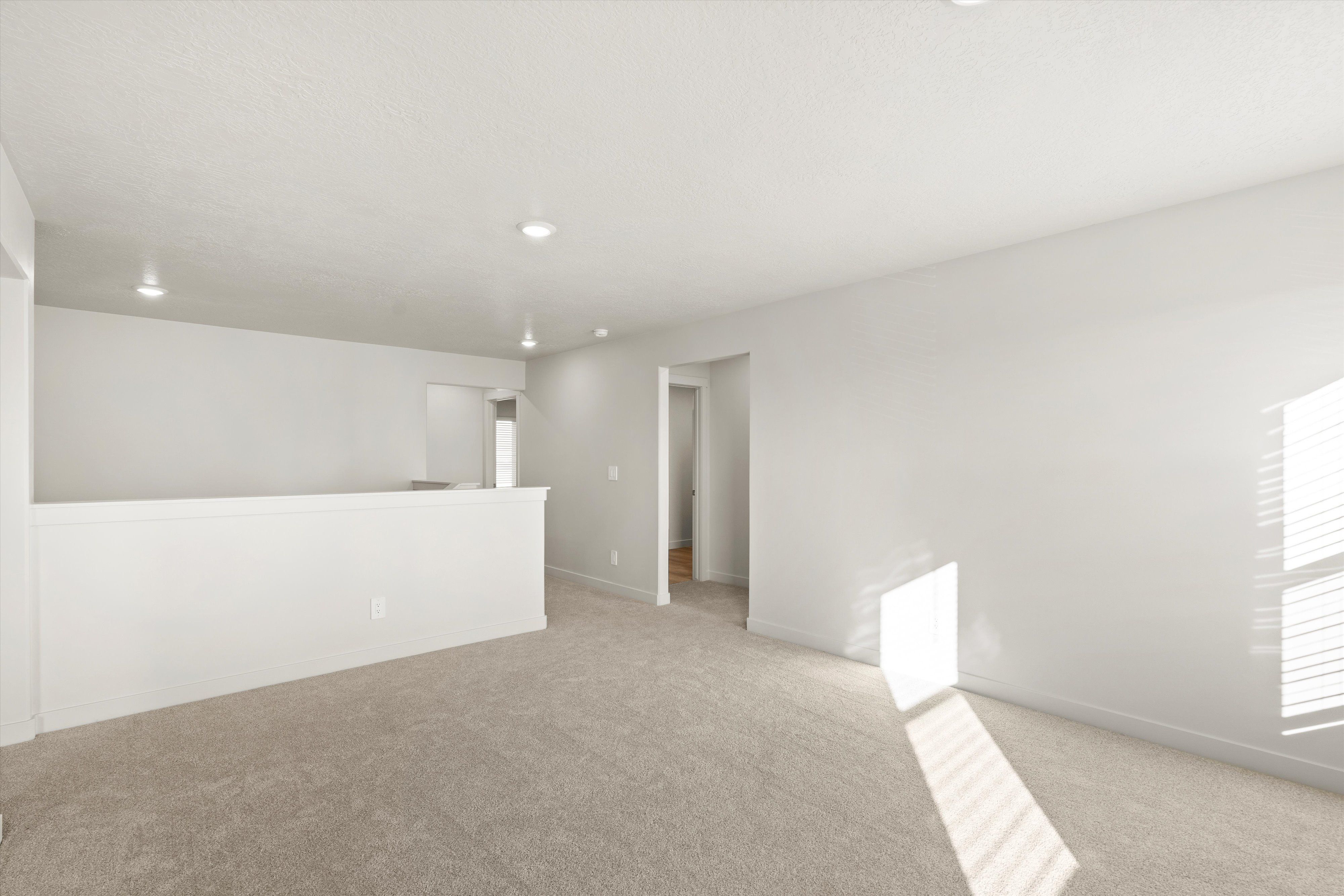 SLC_Westwood-Residence-6_#4281_Landing_A_3553-S-3150-W-St-West-Haven-UT.jpg